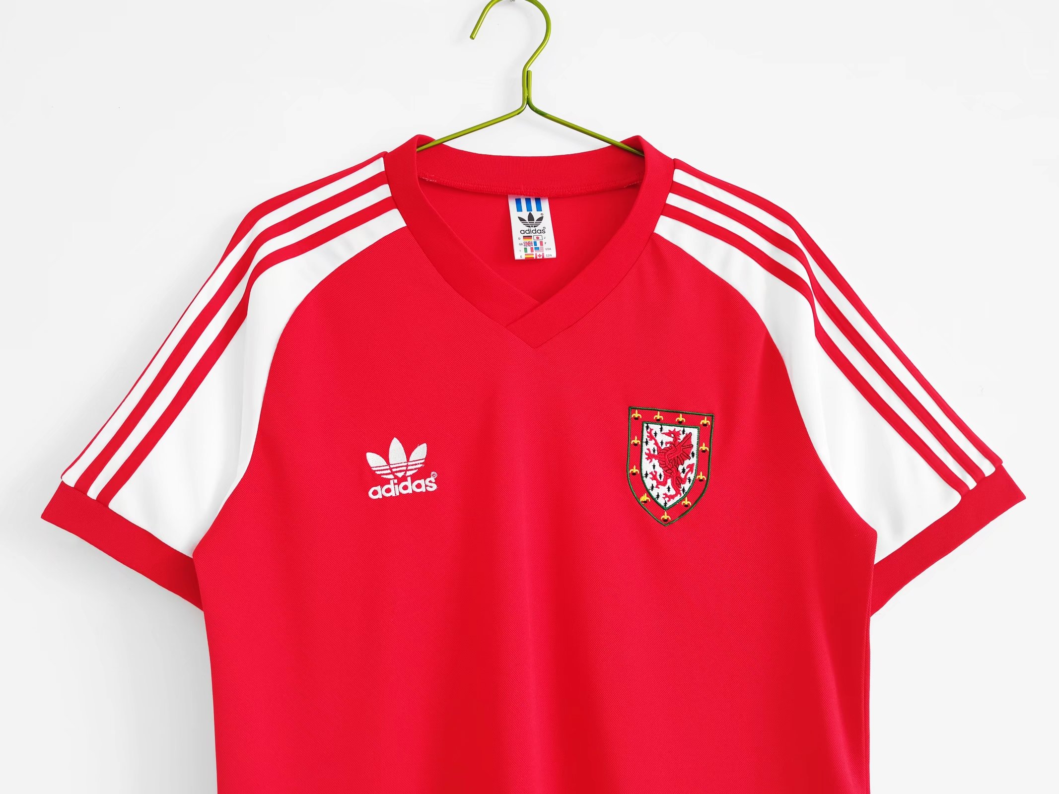 TKH-turbokithub-Retro Wales 1982 Home Stadium Jersey