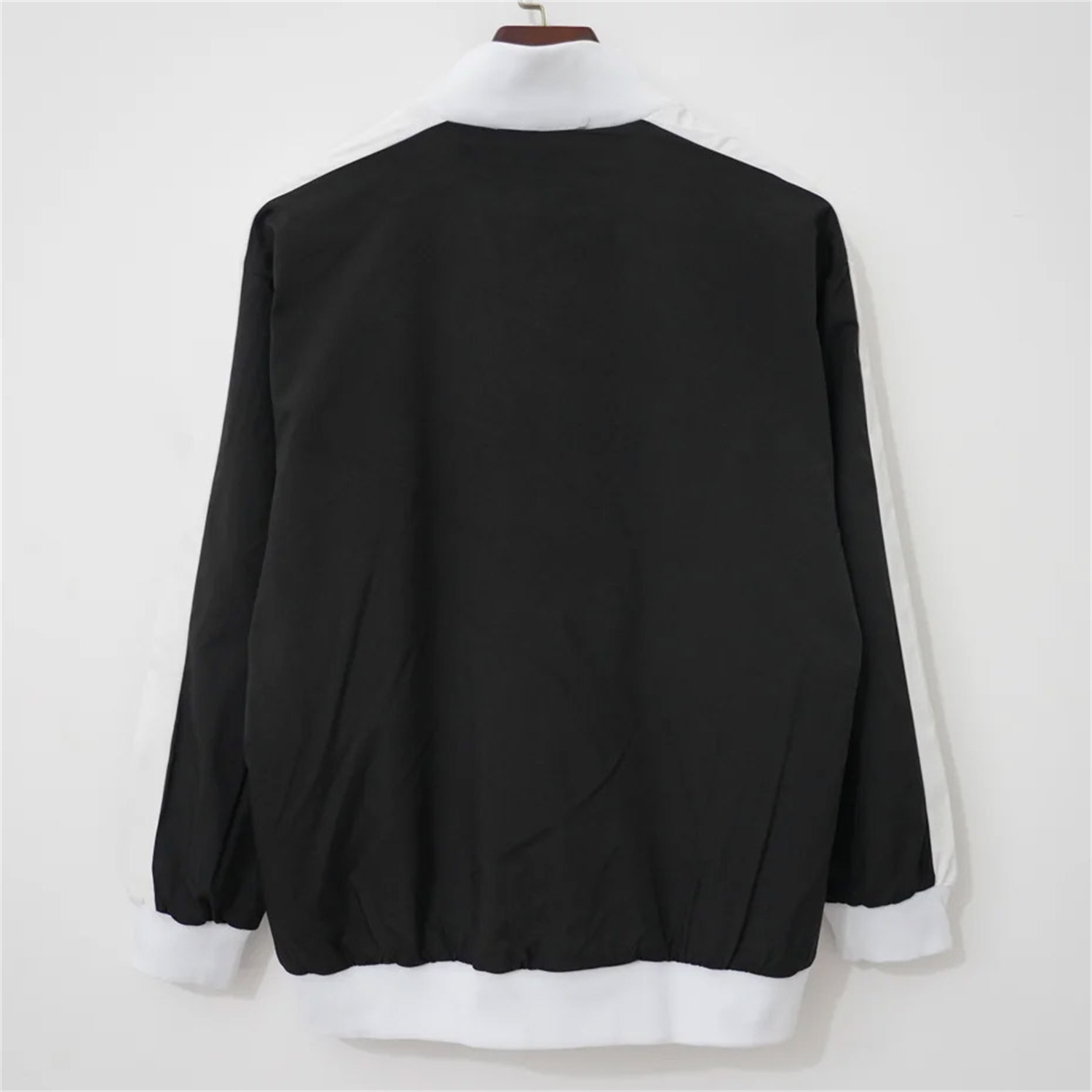 TKH-turbokithub-Santos 26-27 Black With White Edges Windbreaker Jacket