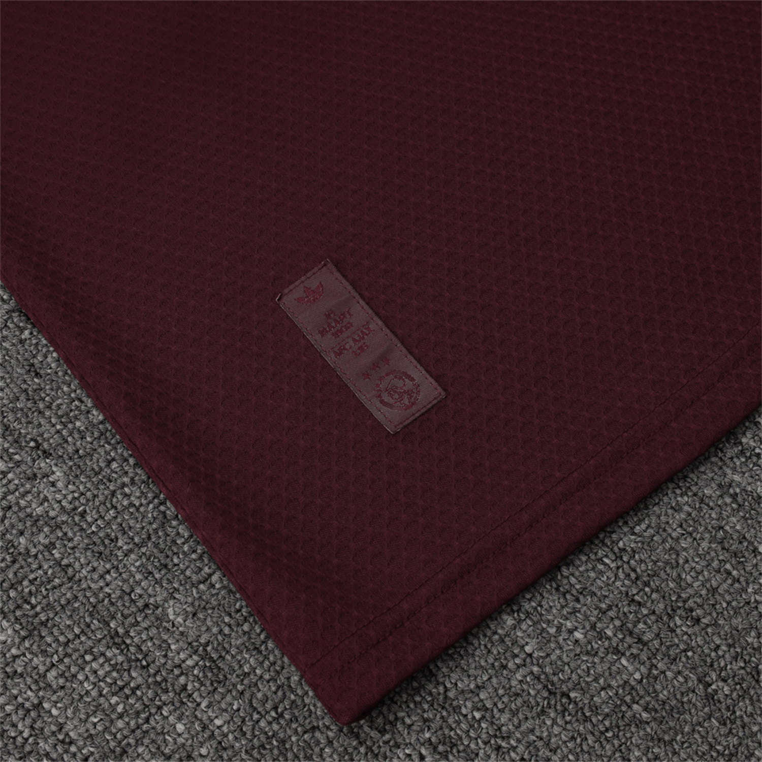 TKH-turbokithub-Ajax 25-26 Throwback Trefoil Short-Sleeve Training Set - Deep Red