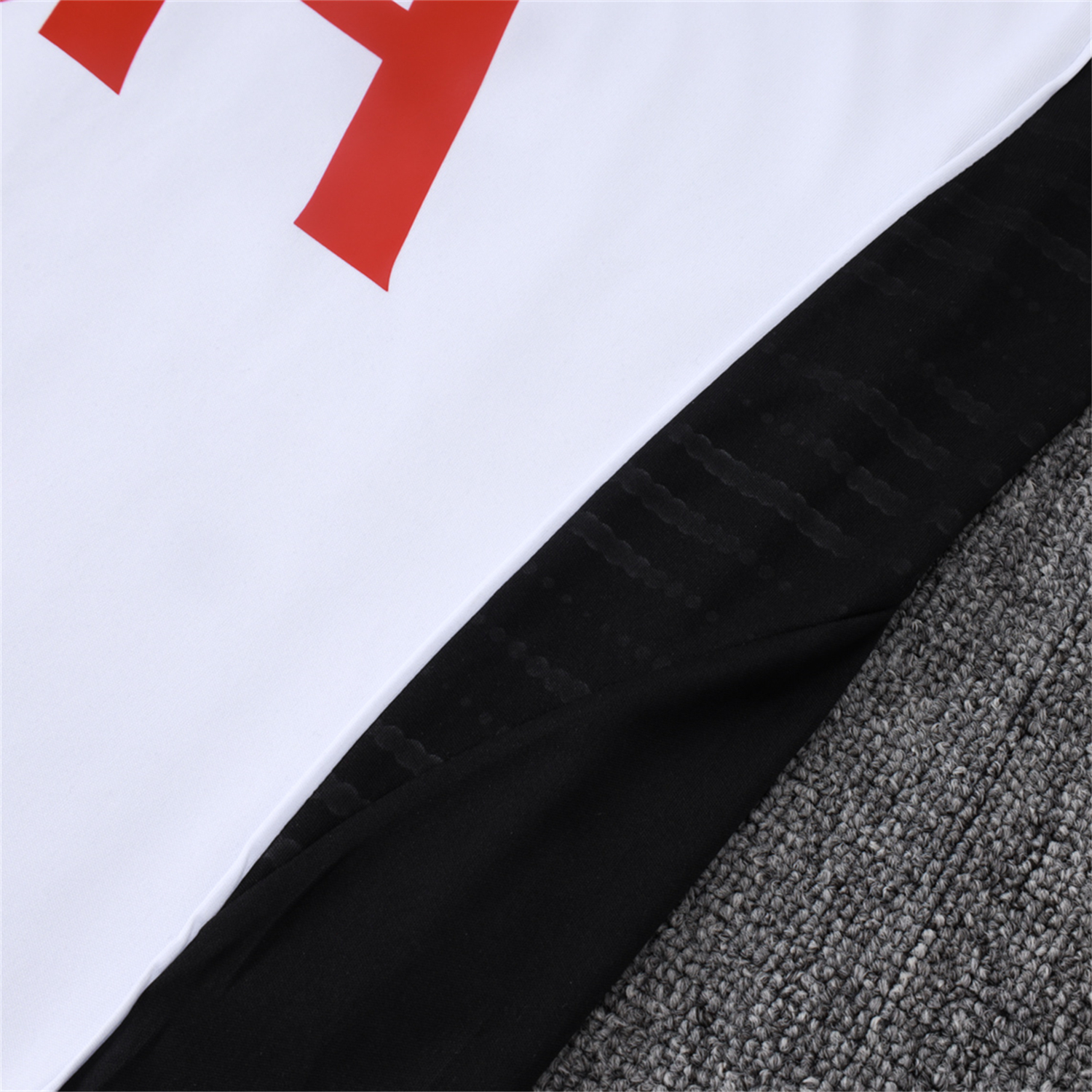 TKH-turbokithub-Liver.pool 25-26 Vest Training Set - White Vest & Black Shorts