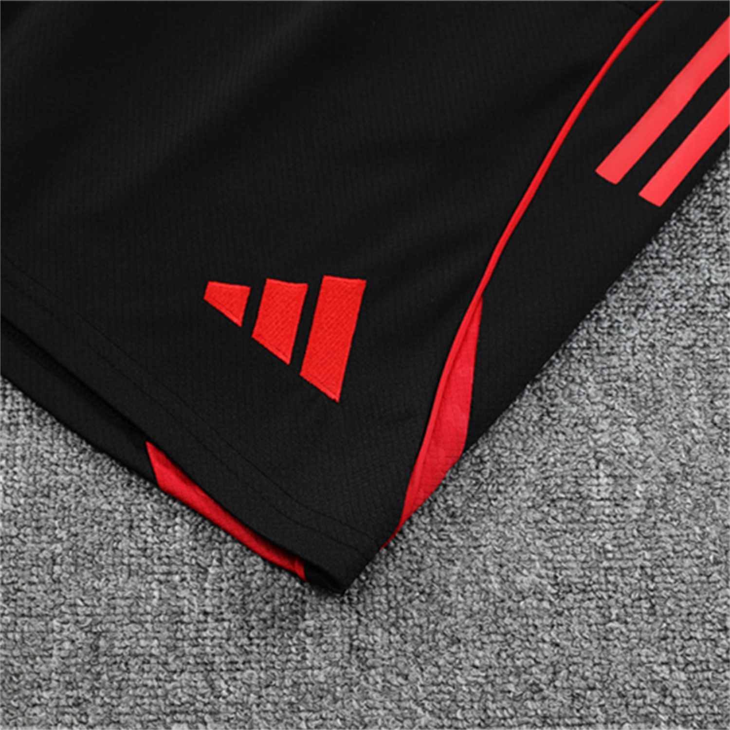 TKH-turbokithub-Manchester United 25-26 Kid Short-Sleeve Training Set - Red Top & Black Shorts