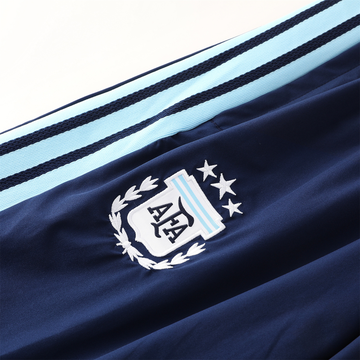 TKH-turbokithub-Argentina 2026 Hooded Windbreaker Training Set - White Top & Dark Blue Pants