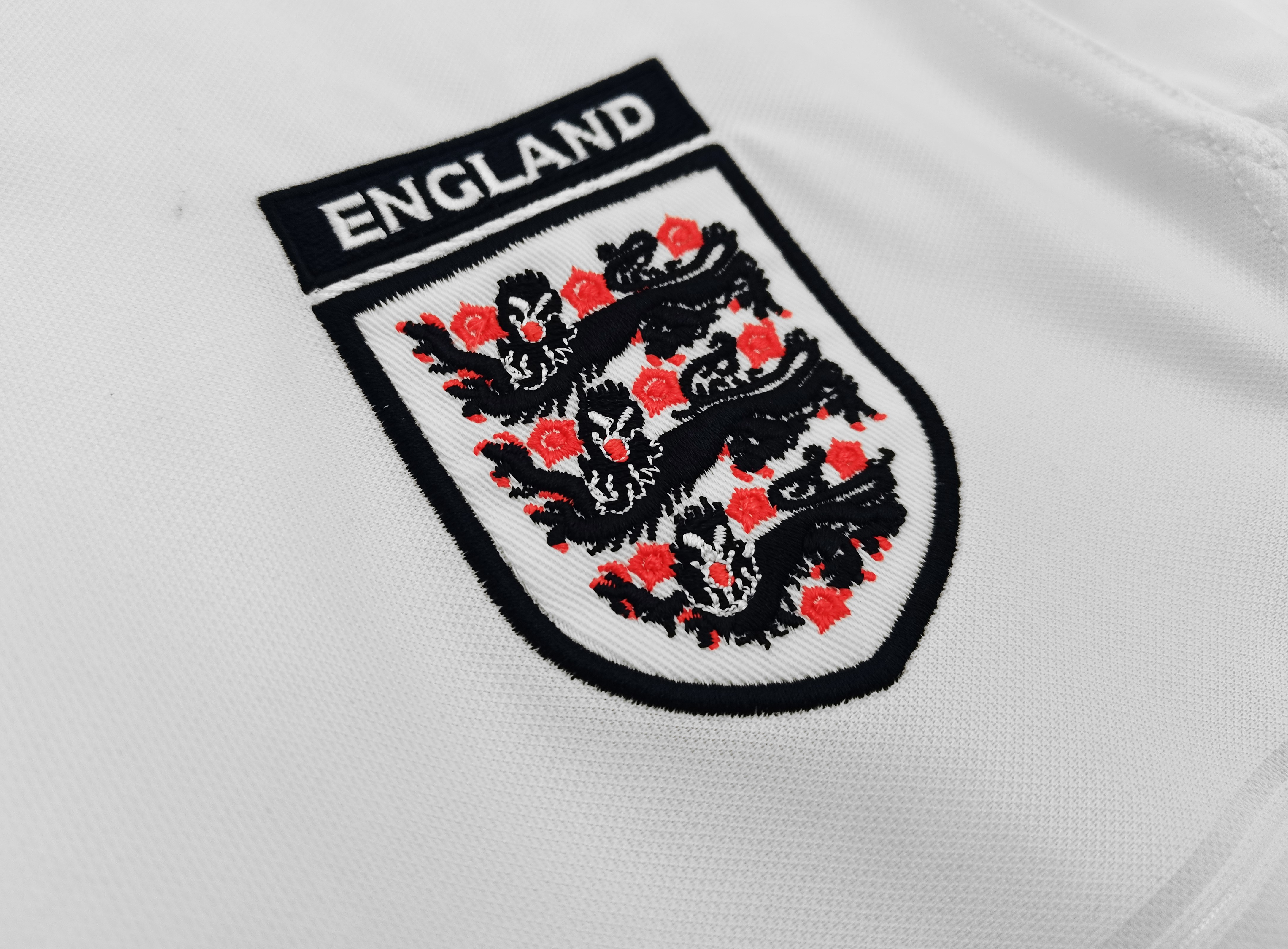 TKH-turbokithub-Retro England 2000 Home Stadium Jersey