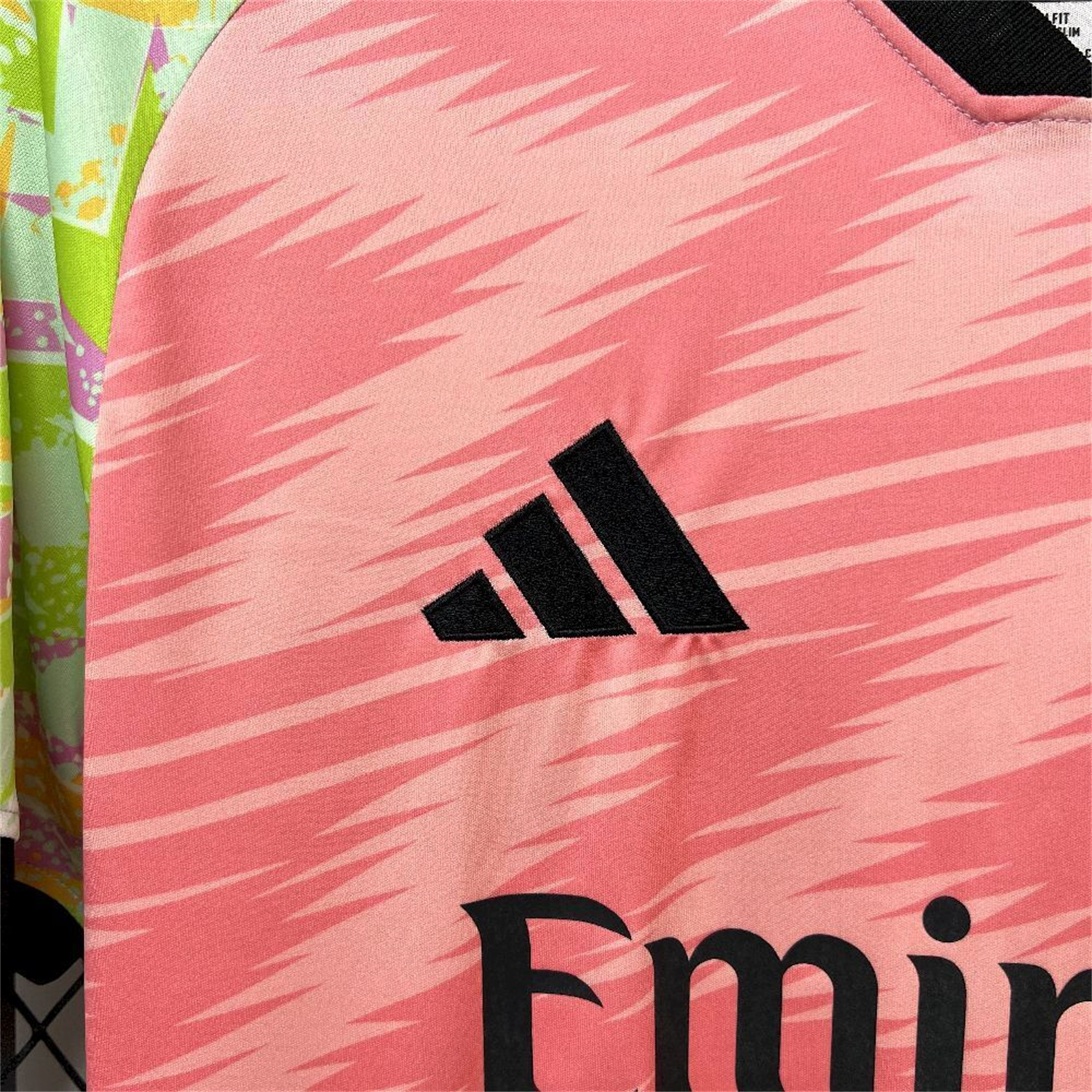 TKH-turbokithub-Real Madrid 25-26 Pink And Green Pre-Match Training Jersey - Fans Version