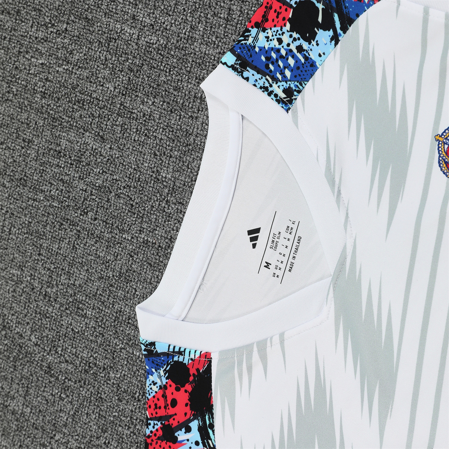 TKH-turbokithub-Real Madrid 25-26 Vest Training Set - Grey Arrow Pattern Vest & Black Shorts