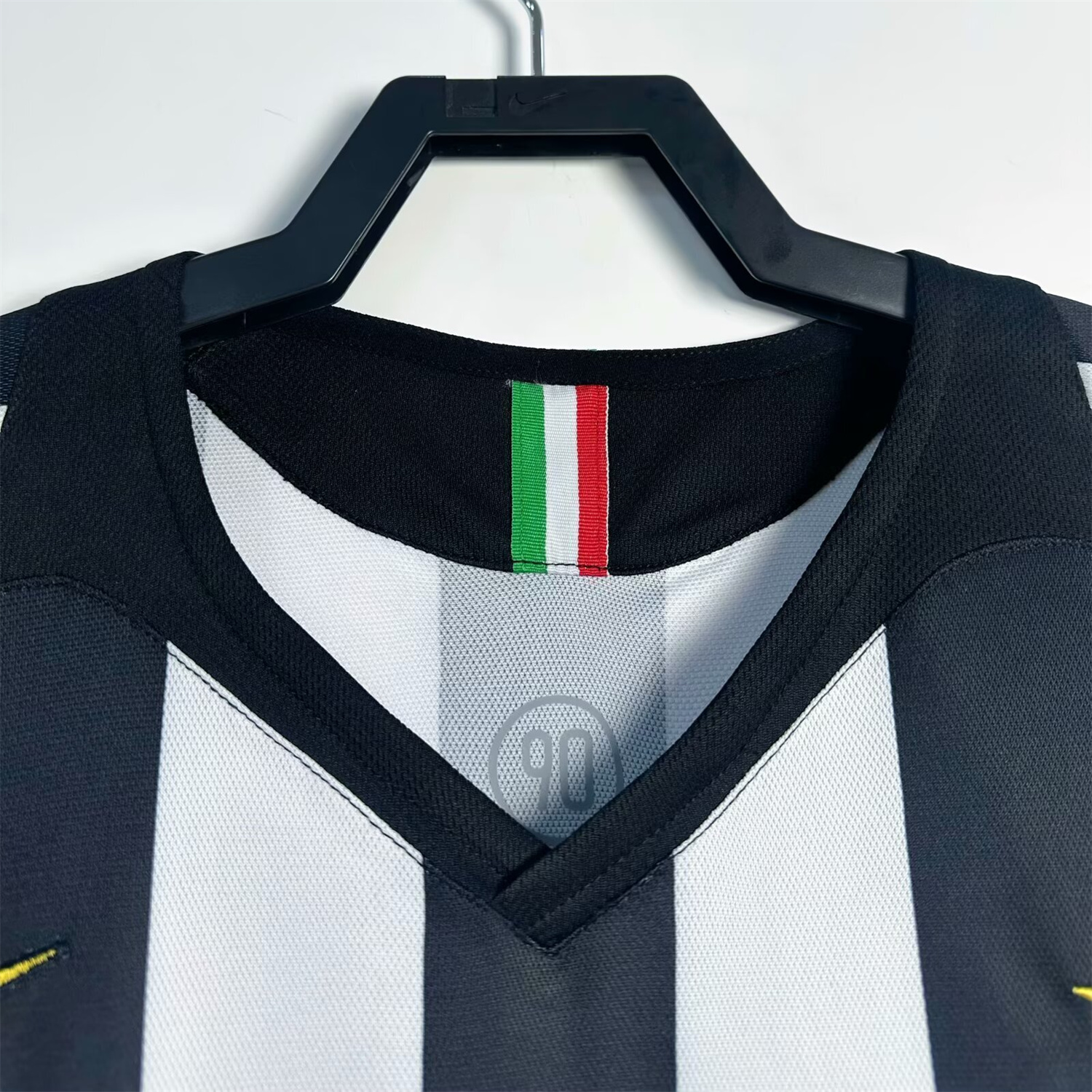 TKH-turbokithub-Retro Juventus 2005-06 Home Jersey