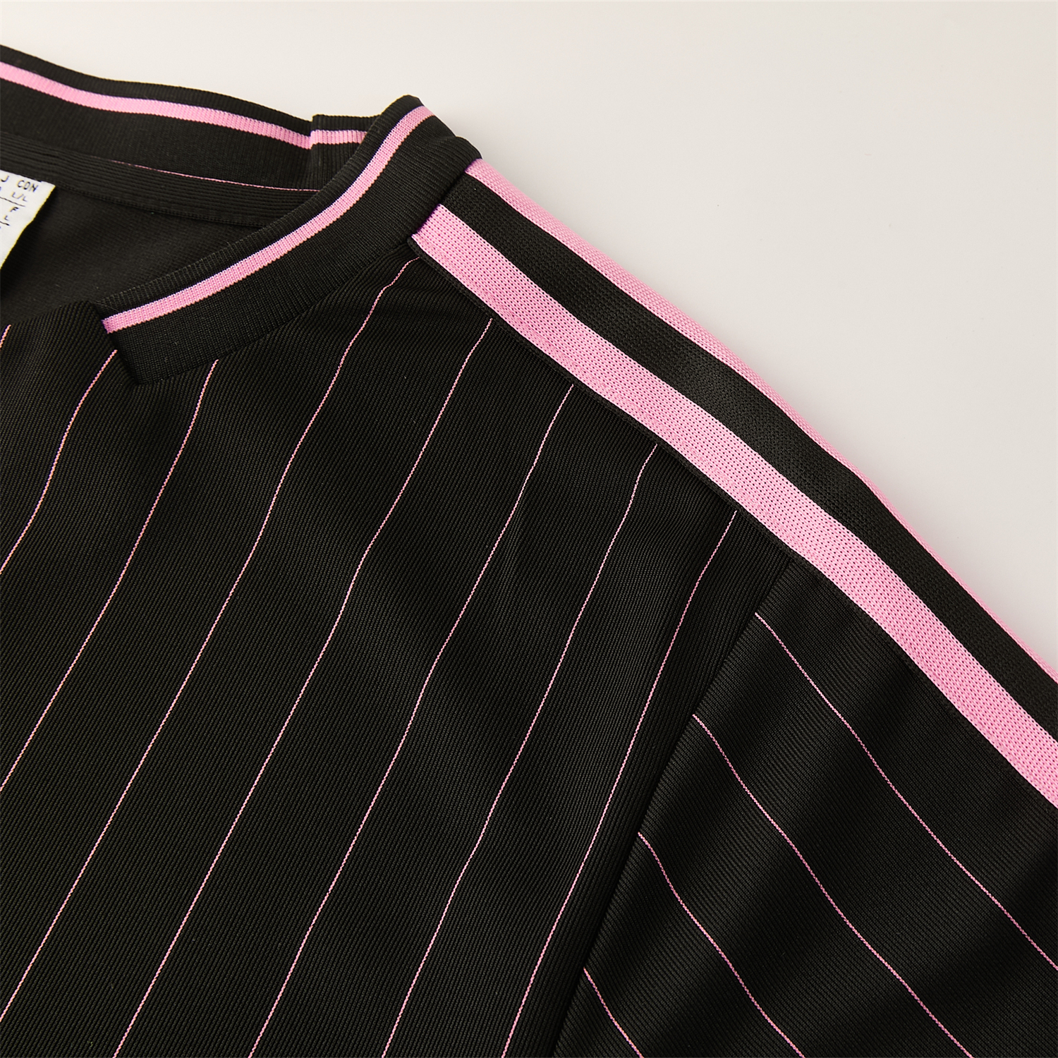 TKH-turbokithub-Juventus 26-27 Short-Sleeve Training Set - Pink Lines Black Top & Shorts