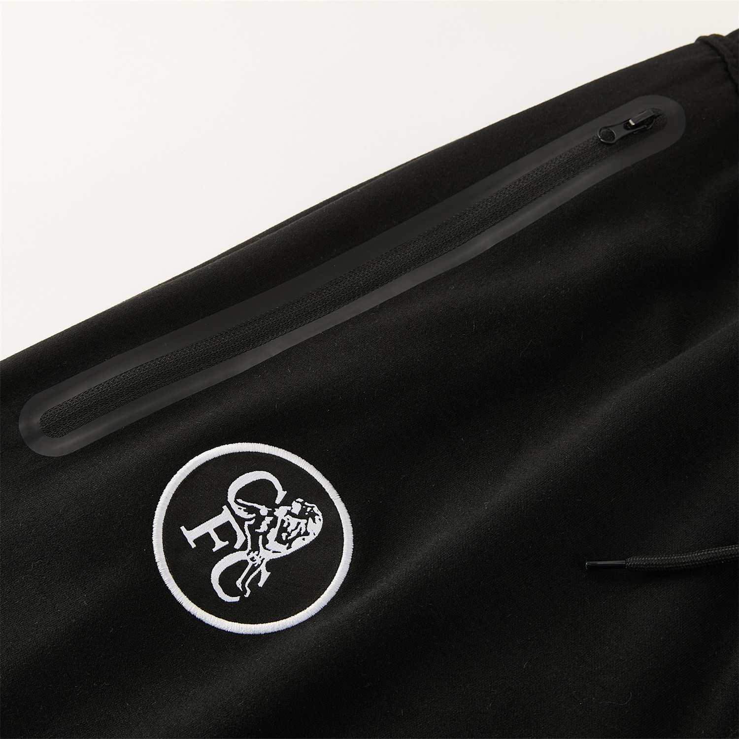 TKH-turbokithub-C.H.E.L.S.E.A 2026 Hooded Windbreaker Training Set - Black Top & Pants