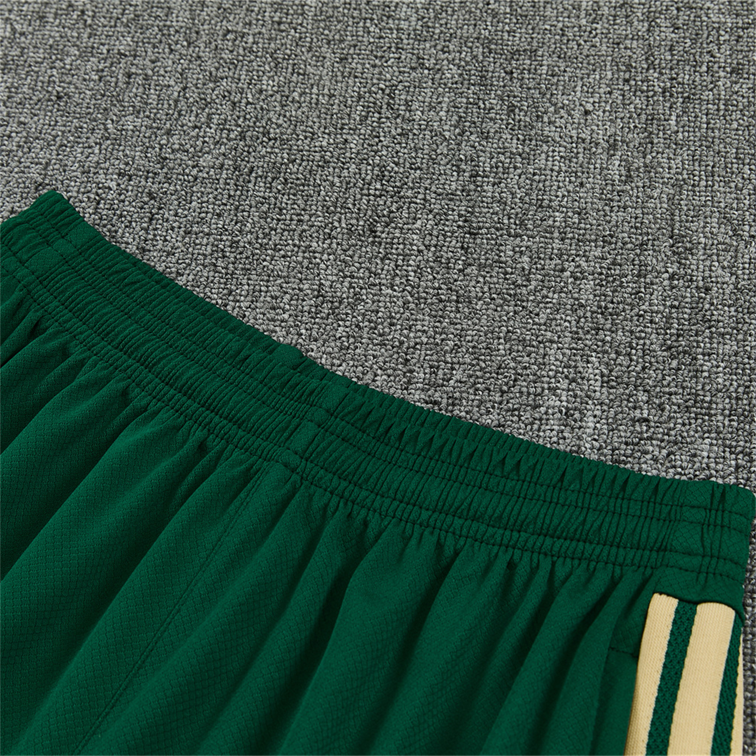 TKH-turbokithub-Italy 2026 Short-Sleeve Training Set - White With Green Accents Top & Green With White Pants
