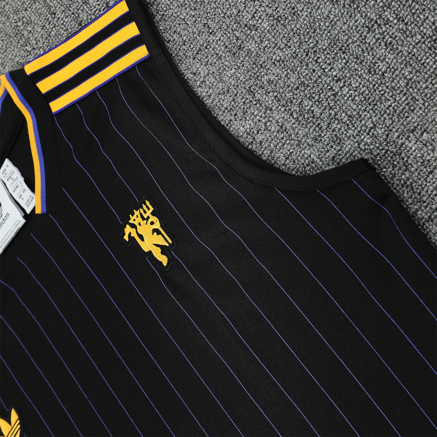 TKH-turbokithub-Manchester United 25-26 Vest Training Set - Black Top & Black Shorts