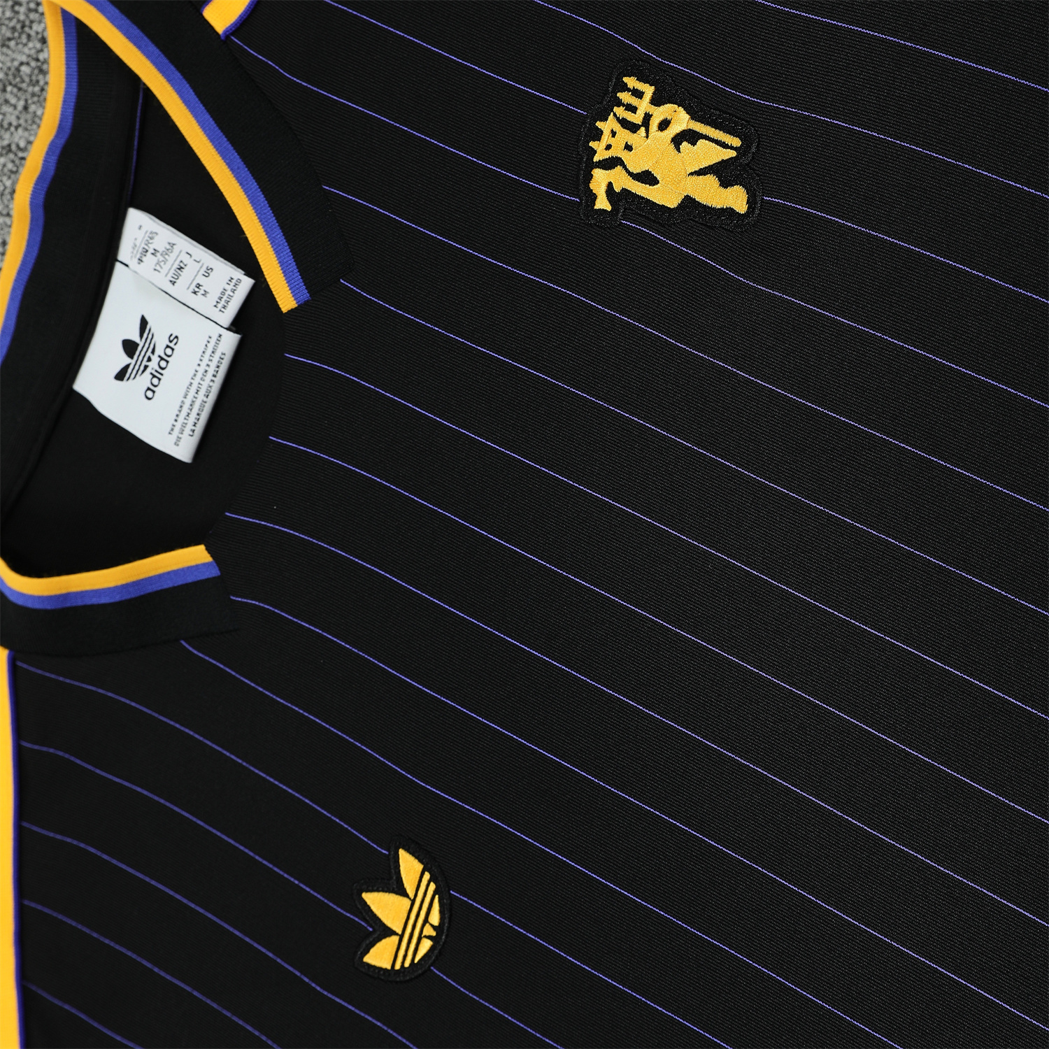 TKH-turbokithub-Manchester United 25-26 Trefoil Travel Short-Sleeve Training Set - Black Top & Black Shorts