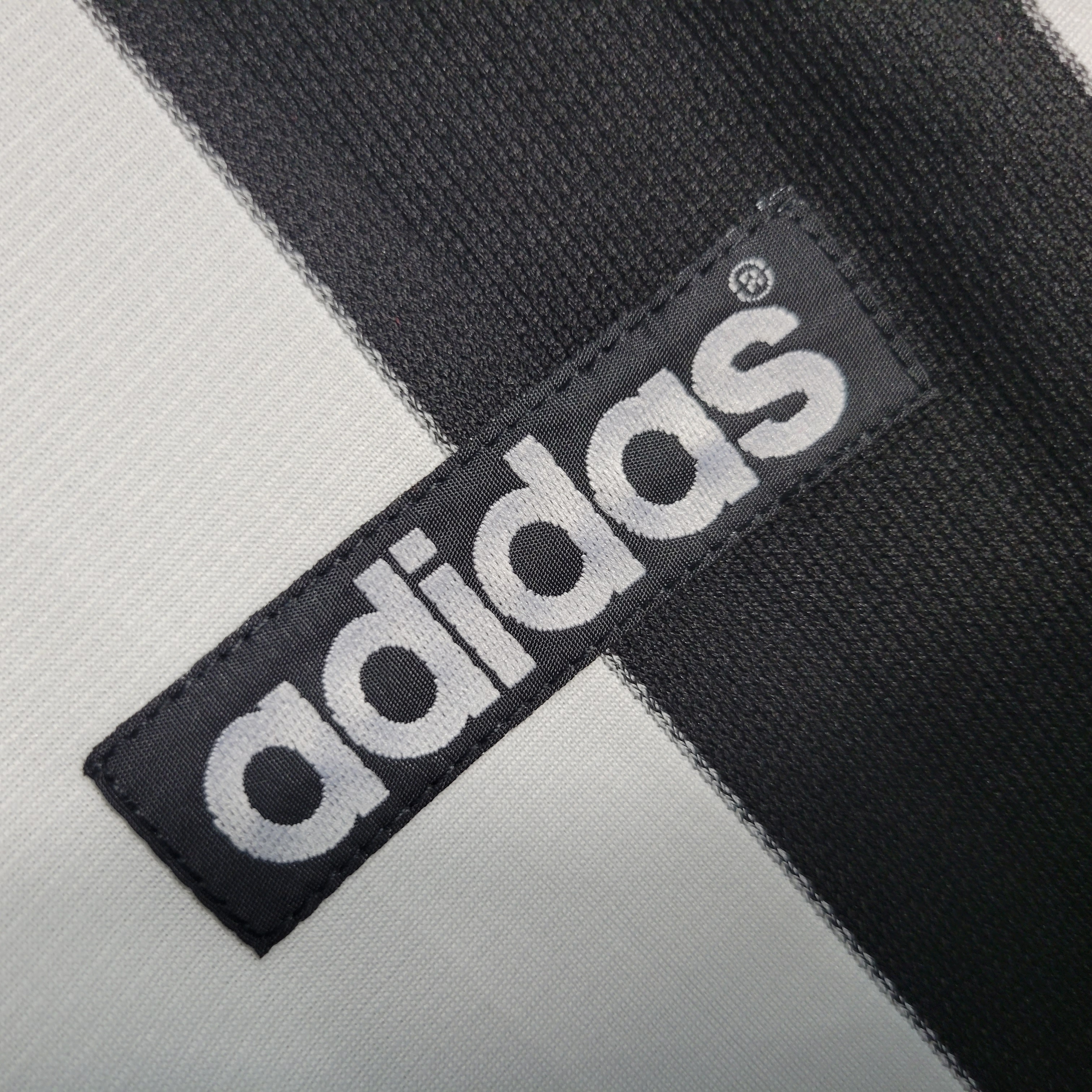 TKH-turbokithub-Retro Newcastle United 1995-97 Home Long Sleeve Jersey