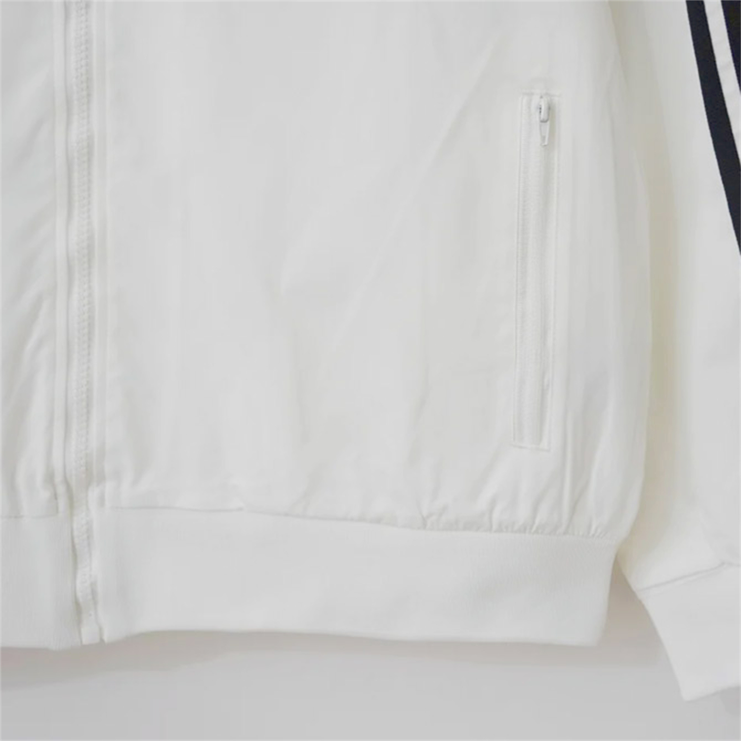 TKH-turbokithub-Retro Real Madrid 2013-14 Windbreaker Jacket - White And Black