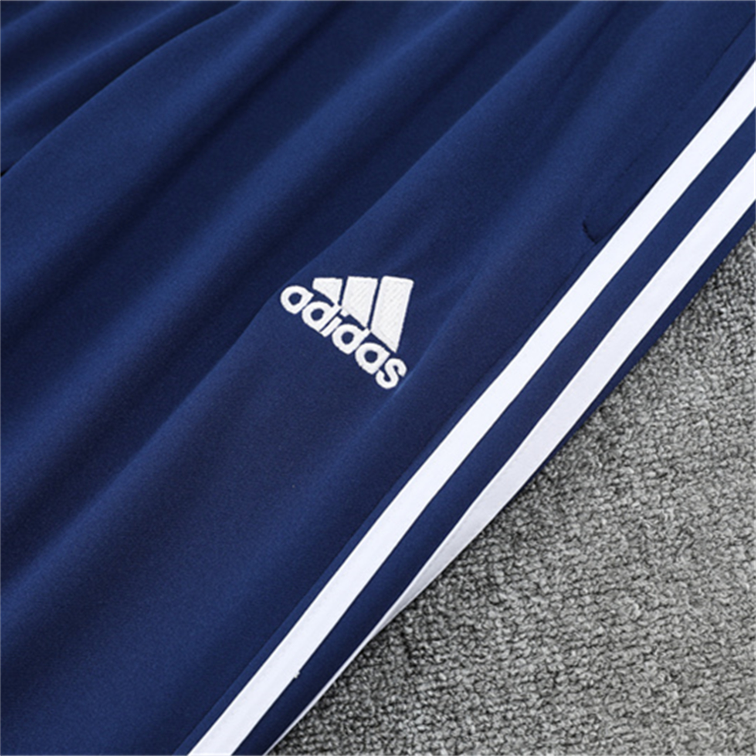 TKH-turbokithub-Real Madrid 25-26 Long Sleeve Training Set - Green Line White Top and Blue Pants