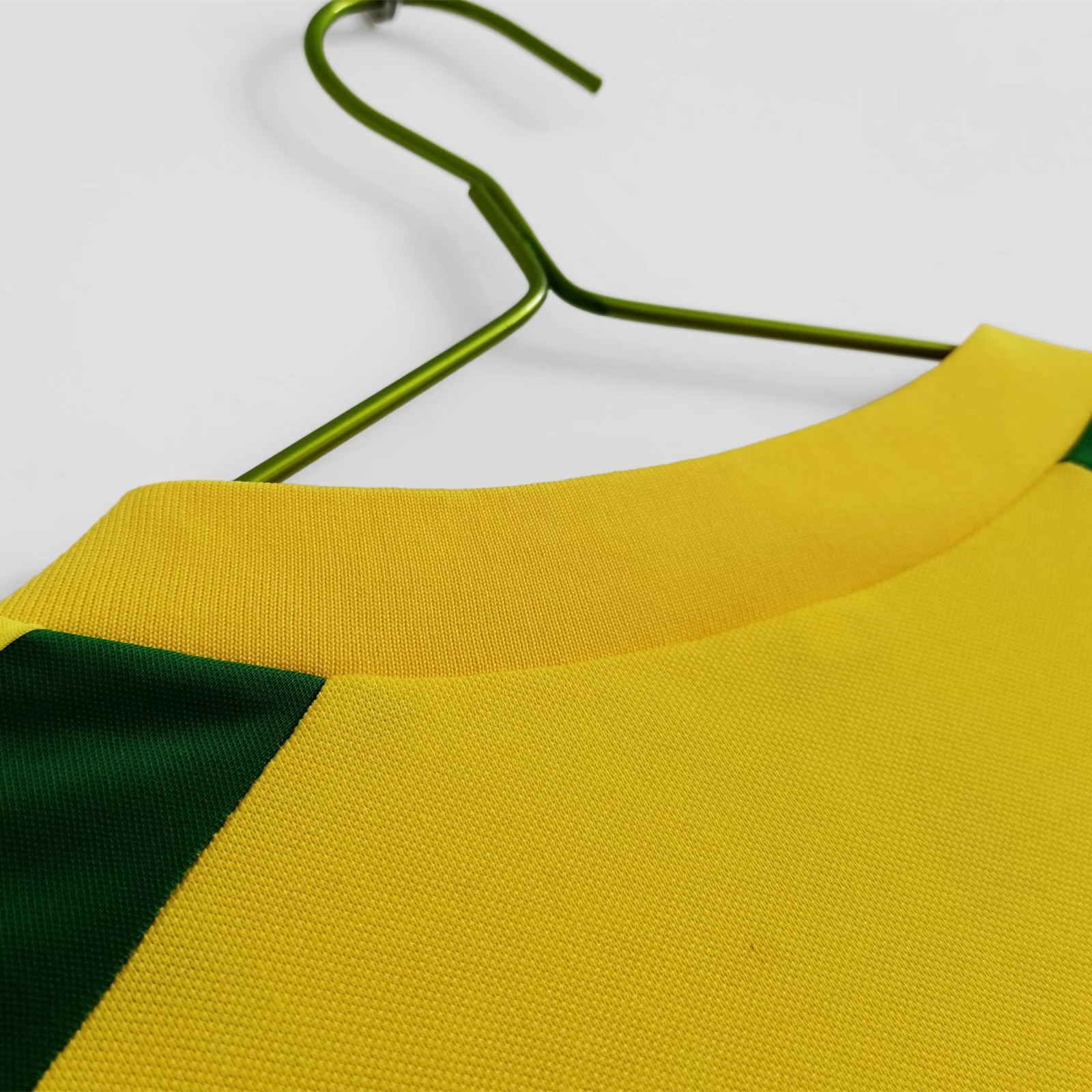 TKH-turbokithub-Retro Wales 1982 Away Stadium Jersey