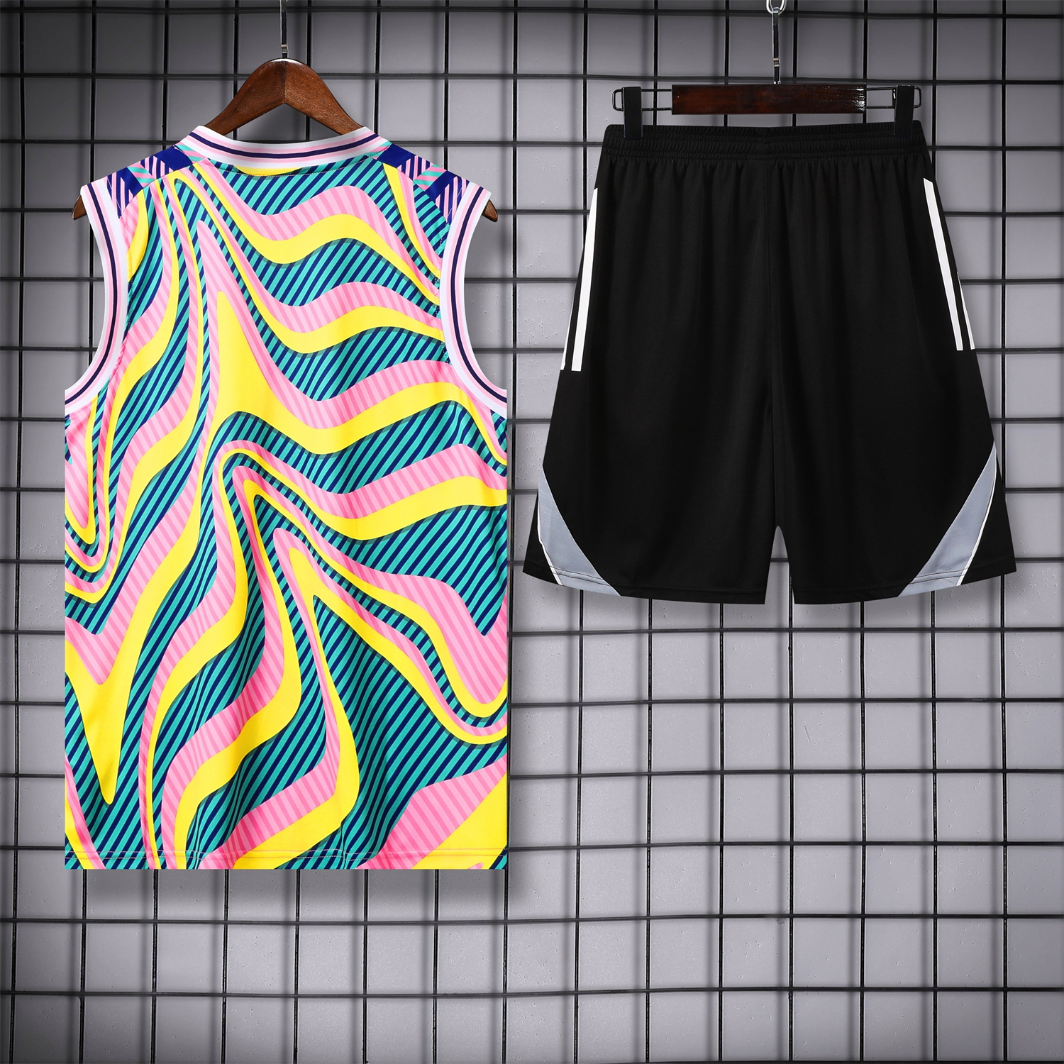 TKH-turbokithub-Real Madrid 25-26 Vest Training Set - Colorful Vest & Black Shorts