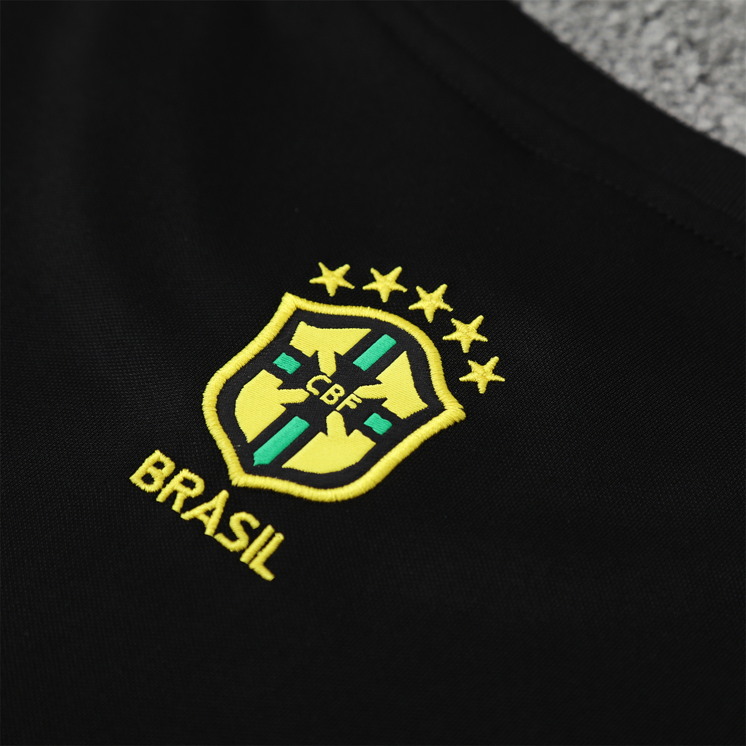 TKH-turbokithub-Brazil 25-26 Yellow Jesus Statue Short-Sleeve Training Set - Yellow Top & Black Shorts