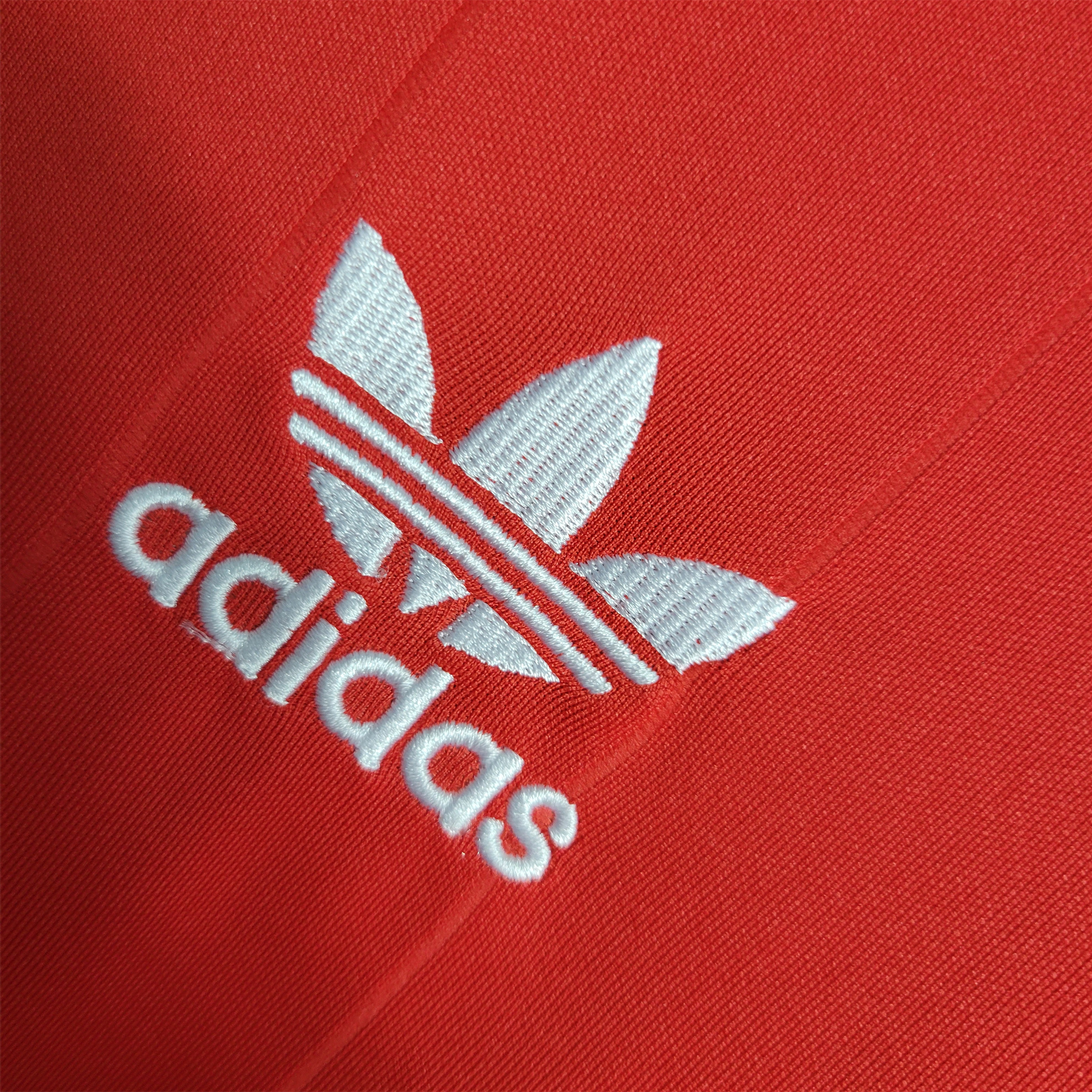 TKH-turbokithub-Retro Manchester United 83-84 Home Stadium Jersey