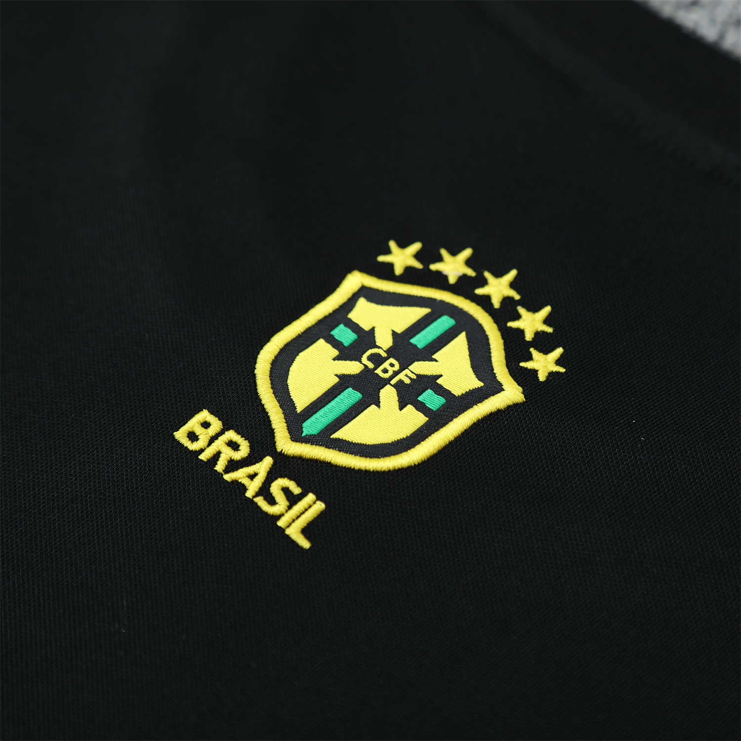 TKH-turbokithub-Brazil 25-26 Gray Jesus Statue Short-Sleeve Training Set - Gray Top & Black Shorts