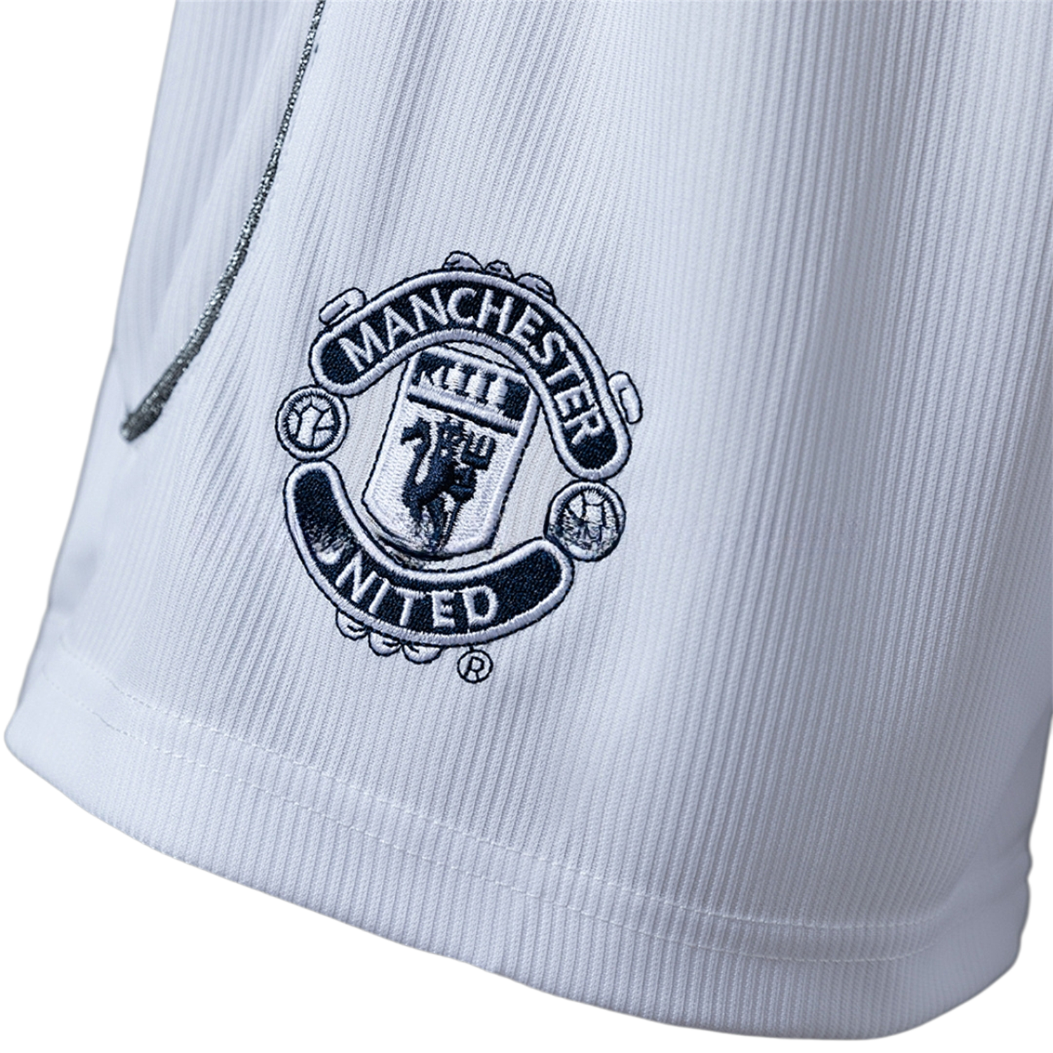 TKH-turbokithub-Retro Manchester United 1999-00 Home Shorts