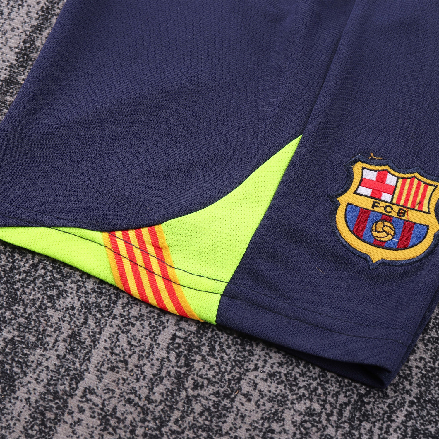 TKH-turbokithub-Retro Barcelona 2005-06 Away Kids Kit