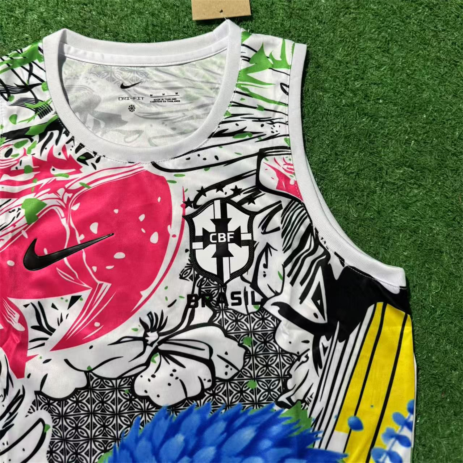 TKH-turbokithub-Women's Brazil 25-26 Red Parrot Yoga Vest
