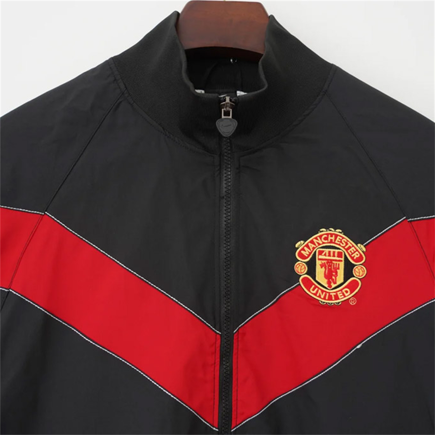 TKH-turbokithub-Retro Manchester United 2006-07 Windbreaker Jacket - Black Red