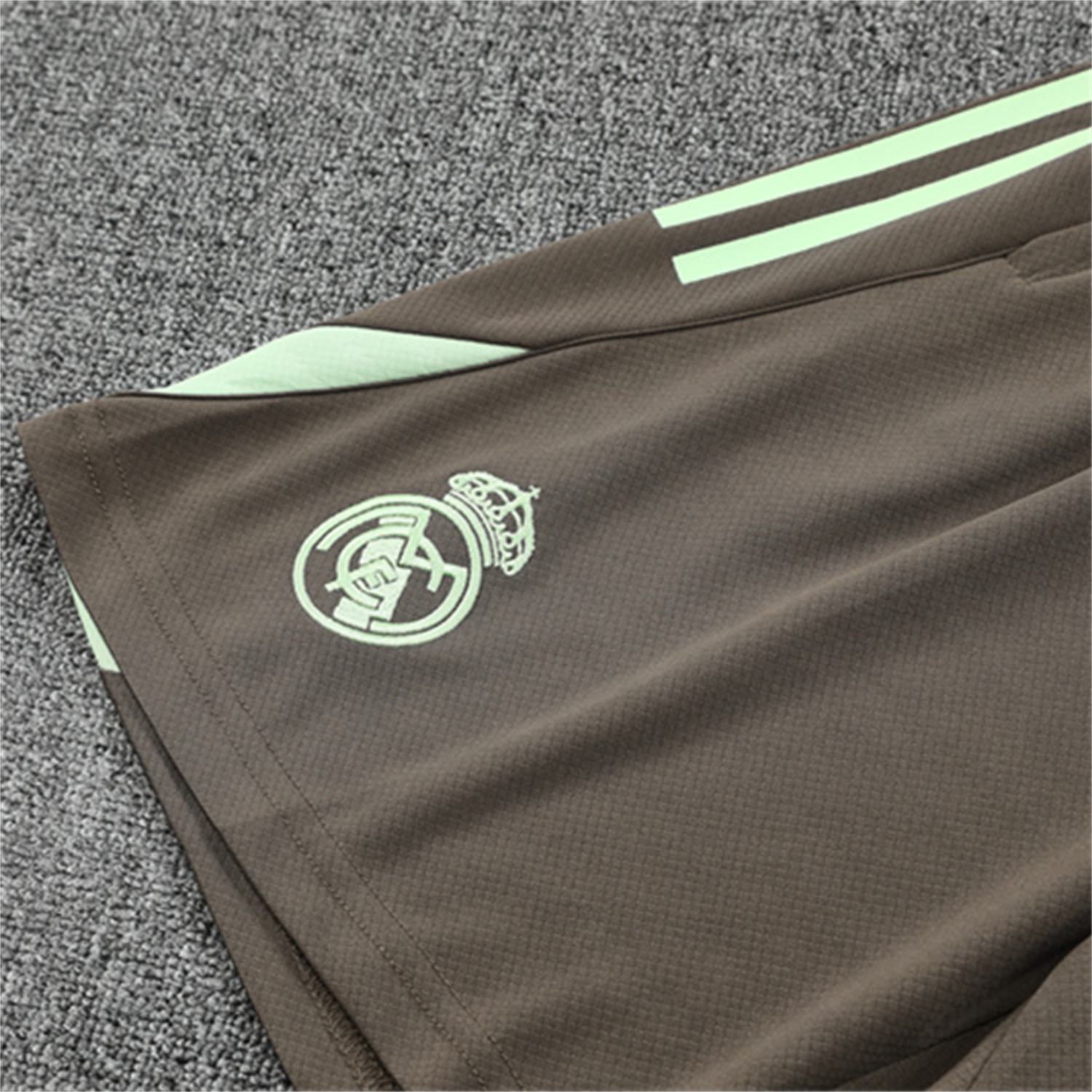 TKH-turbokithub-Real Madrid 25-26 Short-Sleeve Training Set - Light Green Top and Dark Khaki Shorts