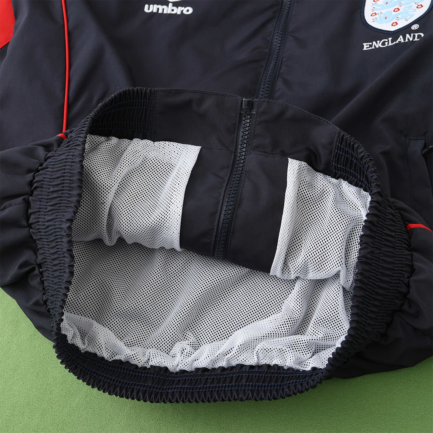 TKH-turbokithub-Retro England 1998 Windbreaker - Black