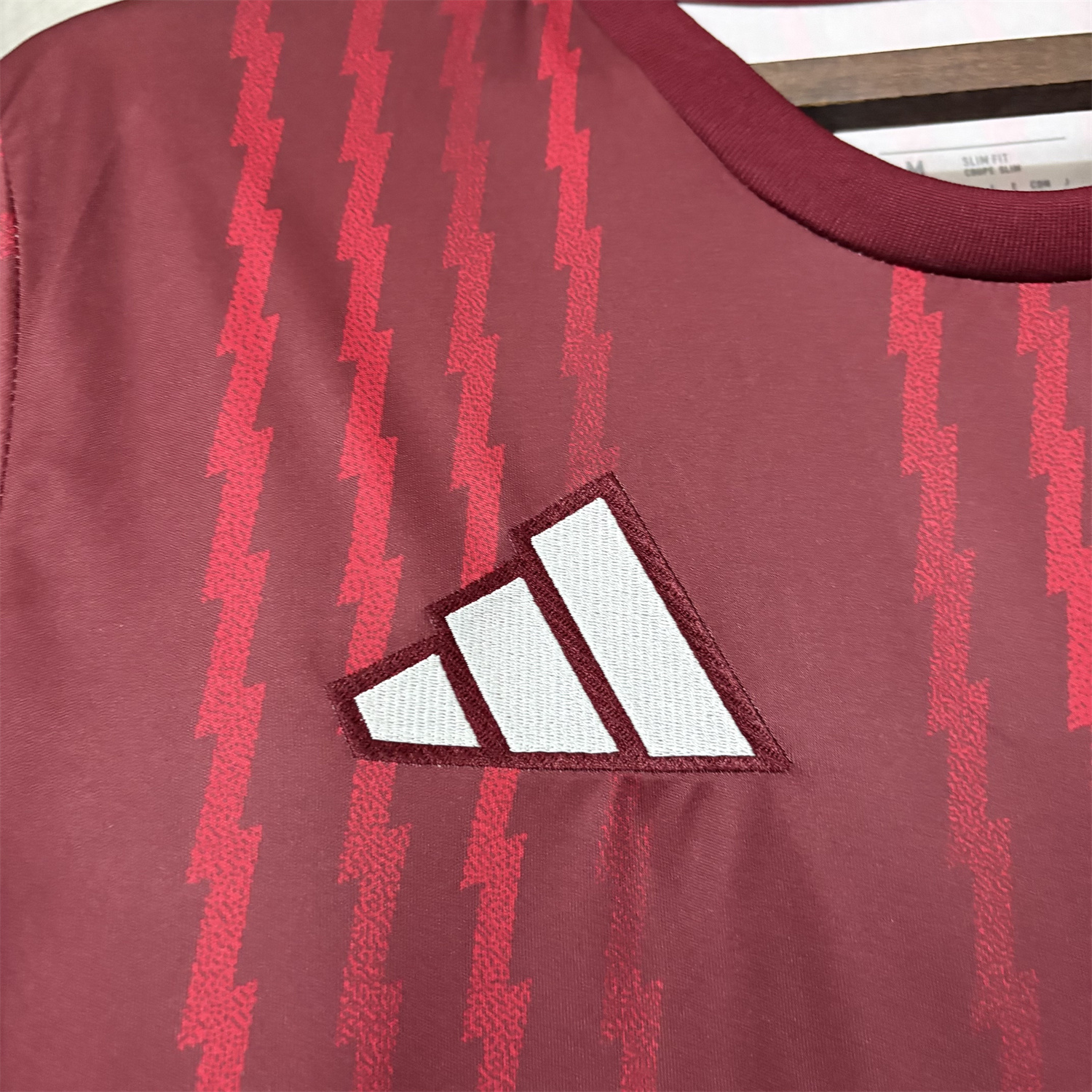 TKH-turbokithub-Arsenal 26-27 Red Lines Training Jersey - Fans Version