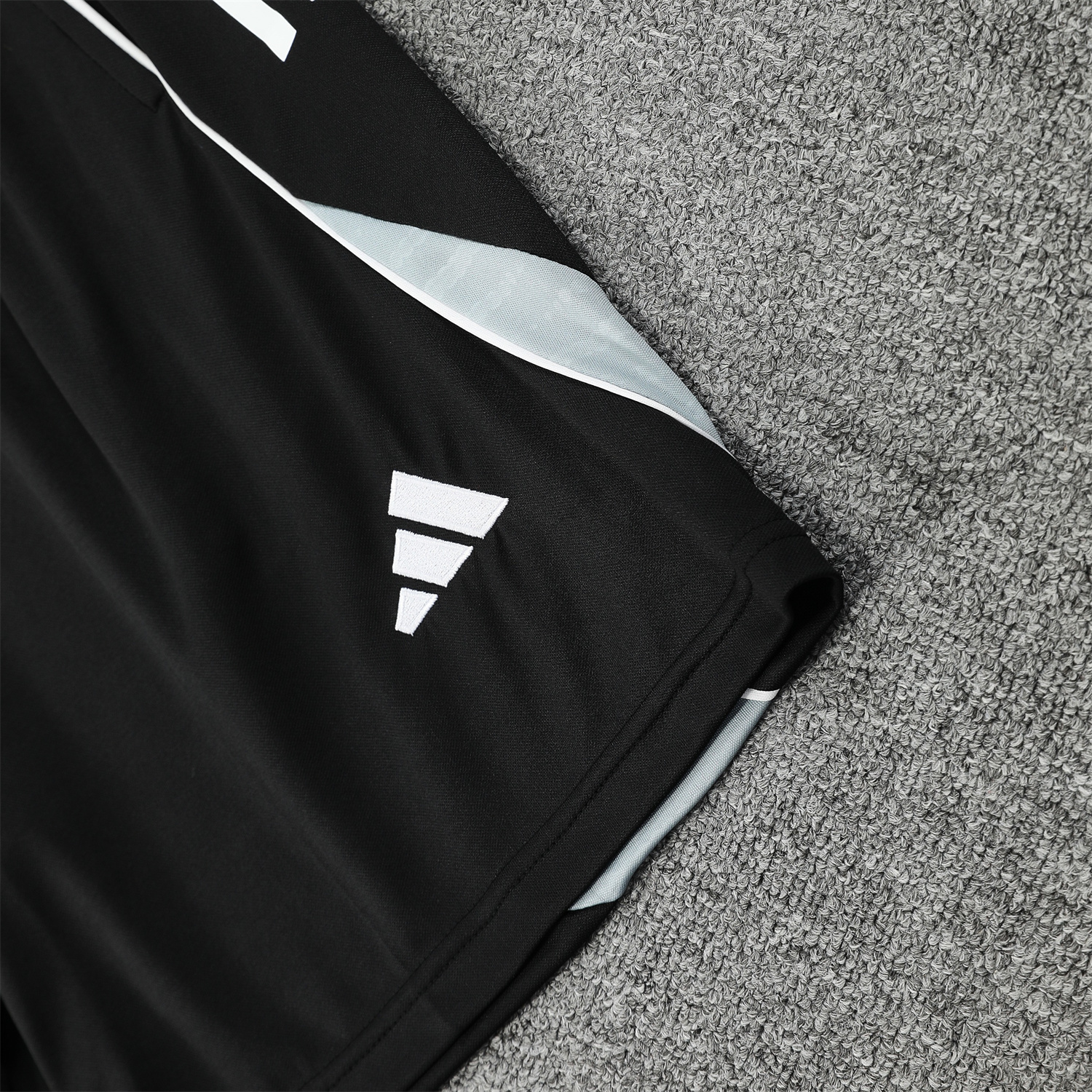 TKH-turbokithub-Real Madrid 25-26 Short-Sleeve Training Set - Blue Purple Curve Pattern Top & Black Shorts