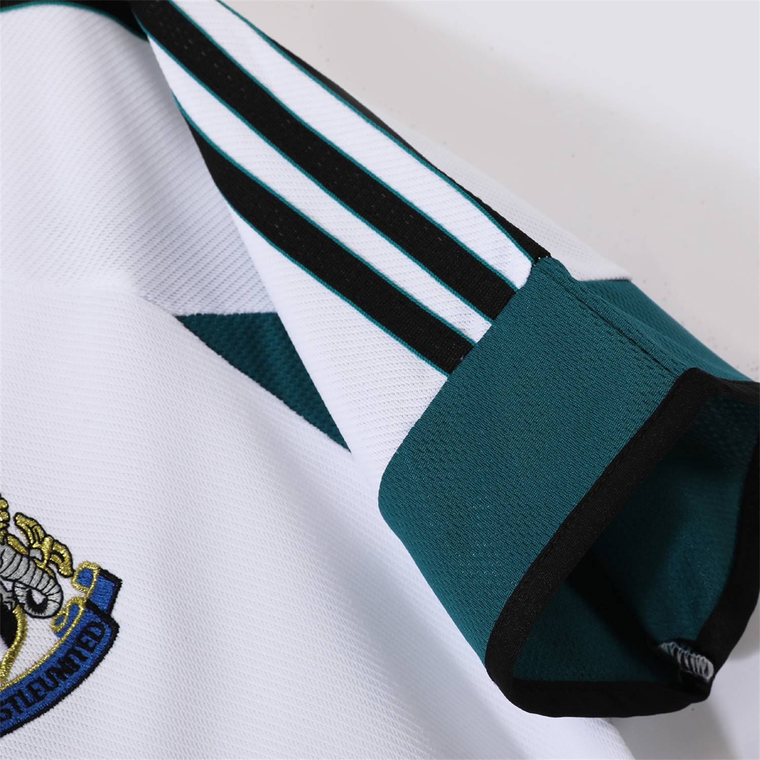 TKH-turbokithub-Retro Newcastle United 1999-00 Away Jersey
