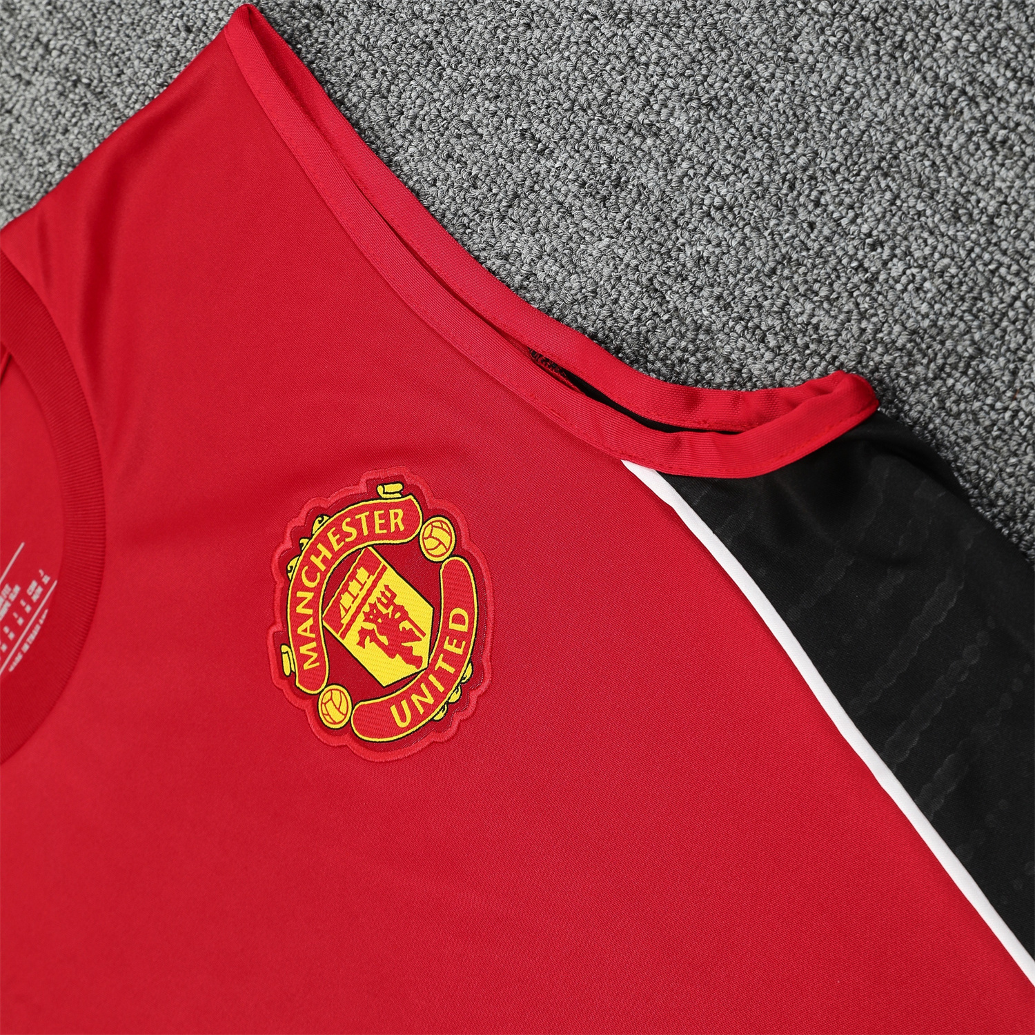 TKH-turbokithub-Manchester United 25-26 Vest Training Set - Pure Red Vest & Black Shorts