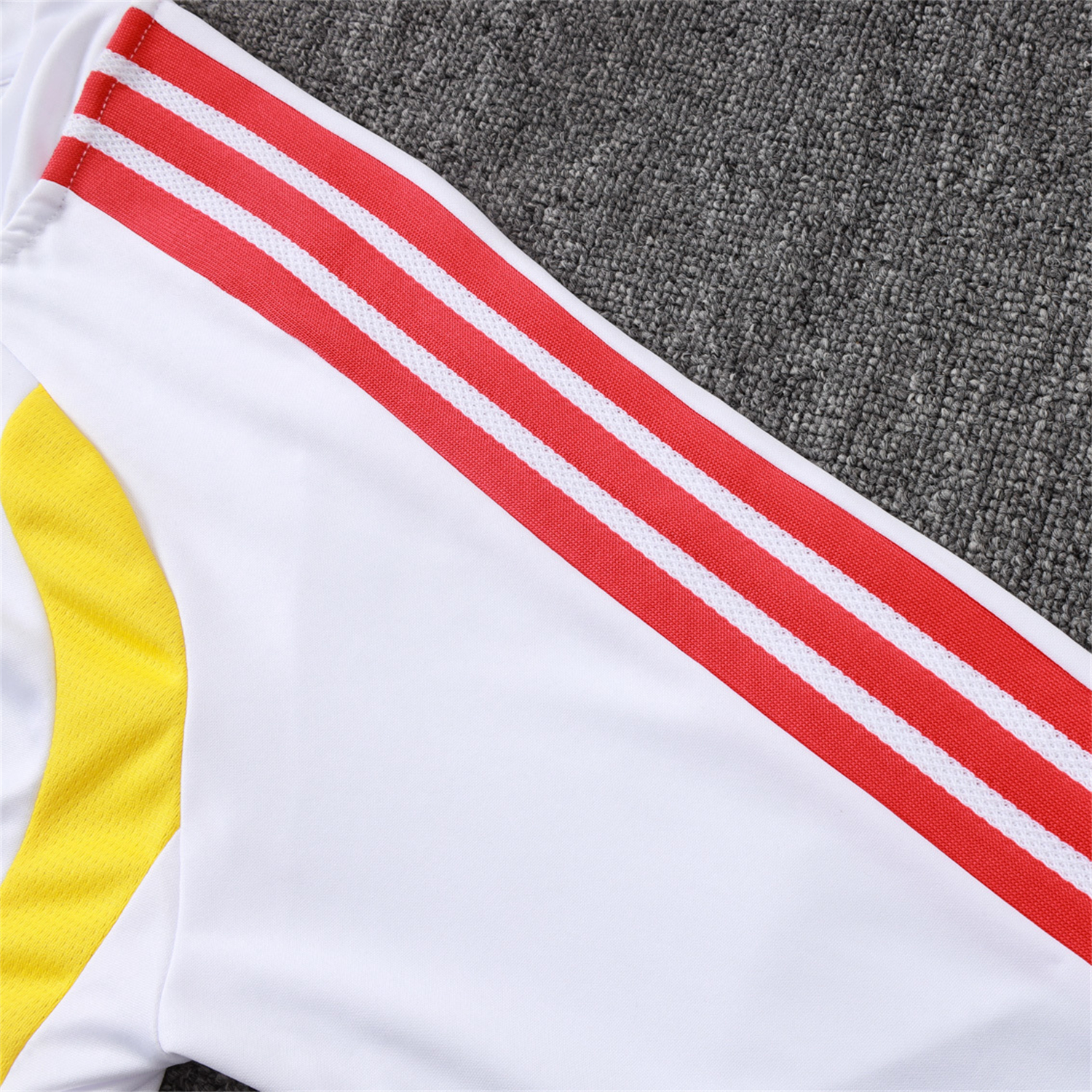 TKH-turbokithub-Colombia 2026 Long Sleeve Training Set - White Top & Black Pants