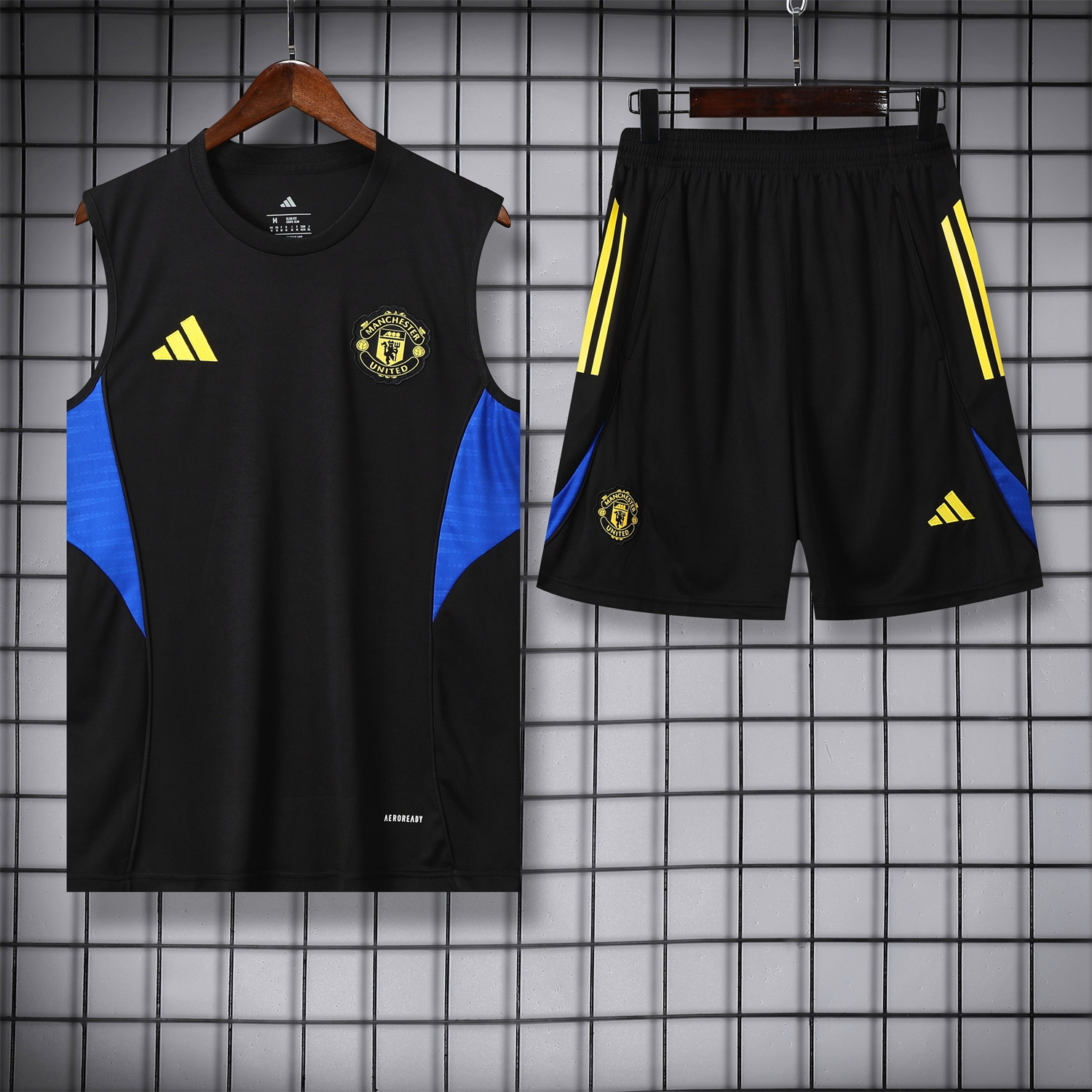 TKH-turbokithub-Manchester United 25-26 Vest Training Set - Black And Light Grey Vest & Black Shorts
