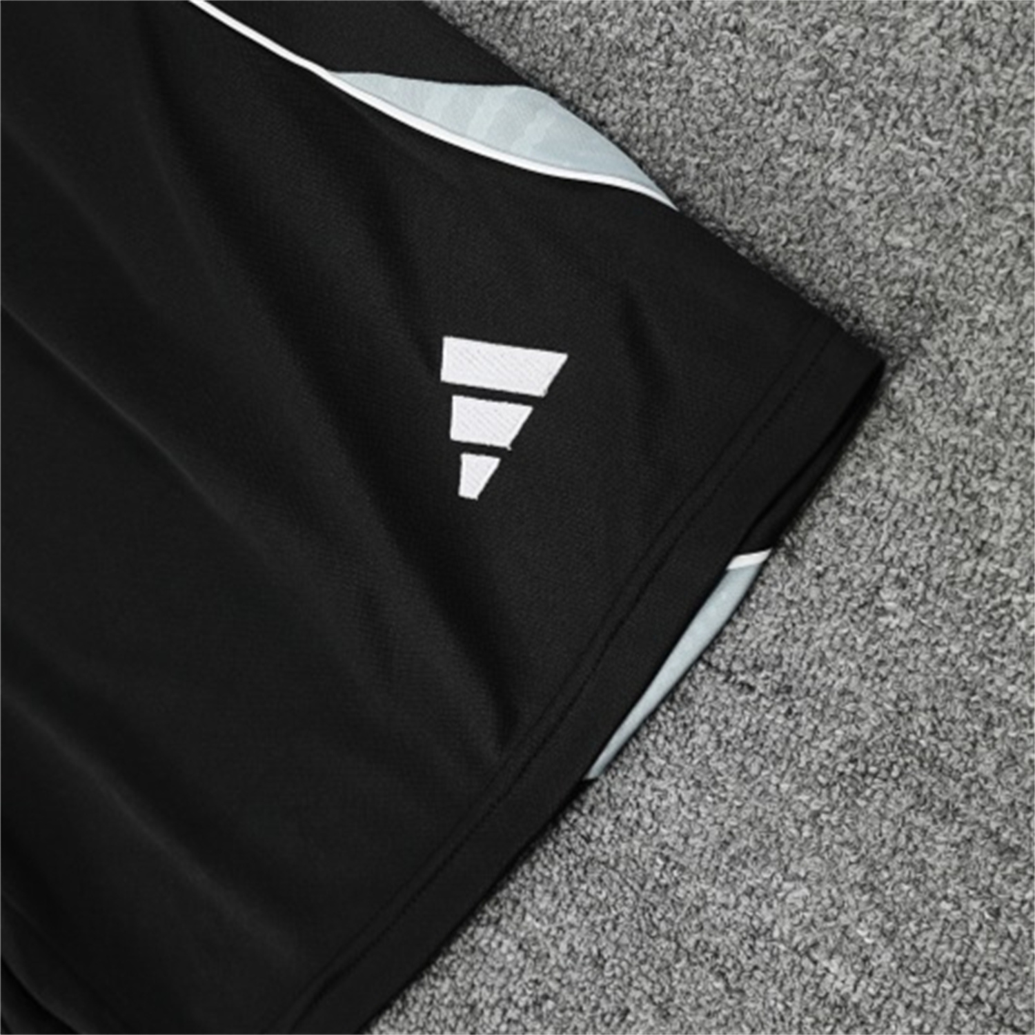 TKH-turbokithub-Real Madrid 25-26 Short-Sleeve Training Set - Grey And White Top & Black Shorts