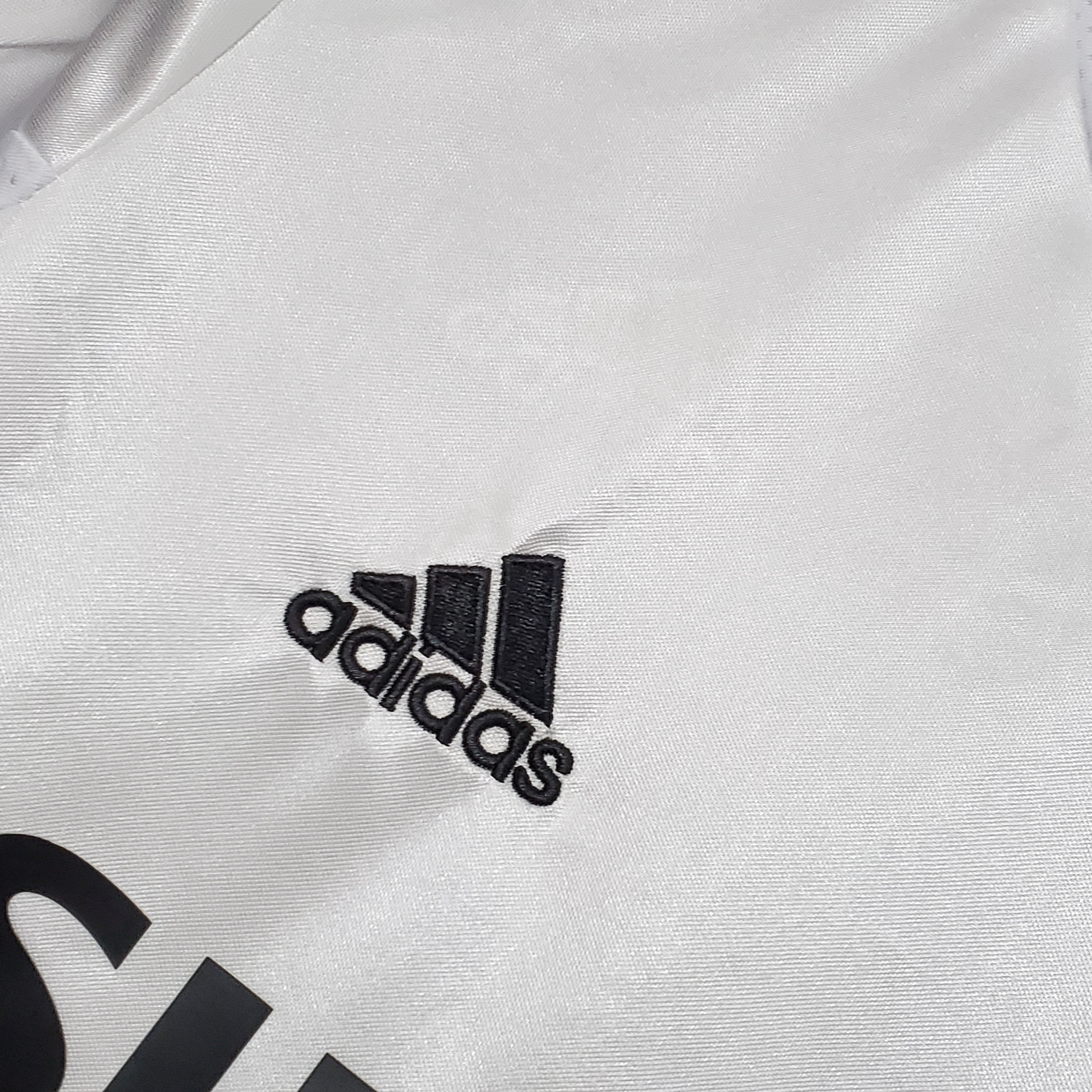 TKH-turbokithub-Retro Real Madrid 04-05 Home Stadium Jersey