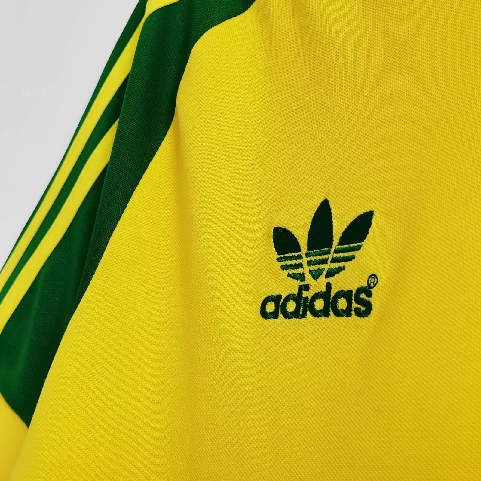 TKH-turbokithub-Retro Wales 1982 Away Stadium Jersey