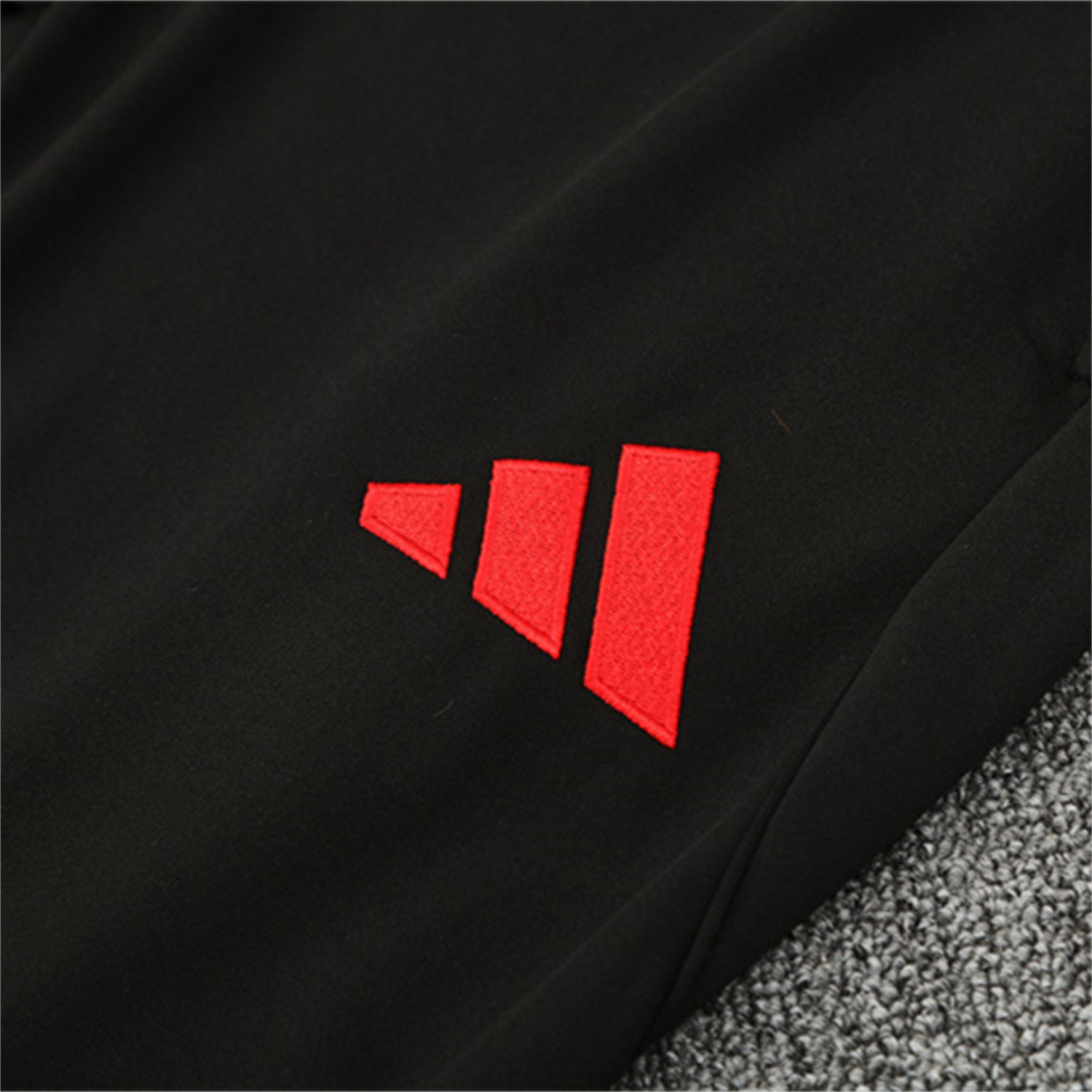 TKH-turbokithub-Liver.pool 25-26 Kids Long Sleeve Training Set - Red Top & Black Pants