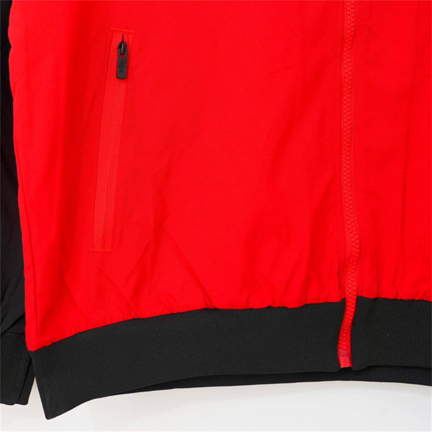 TKH-turbokithub-Retro Manchester United 2006-07 Windbreaker Jacket - Red With Black Sleeve