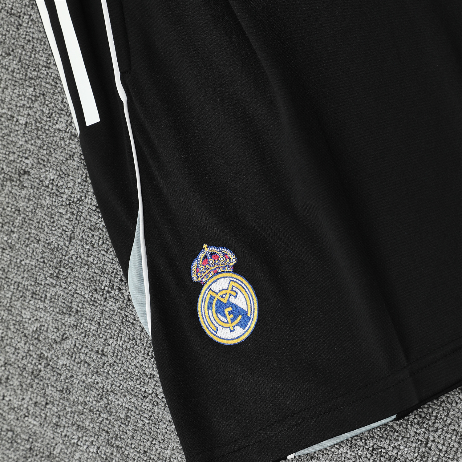 TKH-turbokithub-Real Madrid 25-26 Vest Training Set - Pink Arrow Pattern Vest & Black Shorts