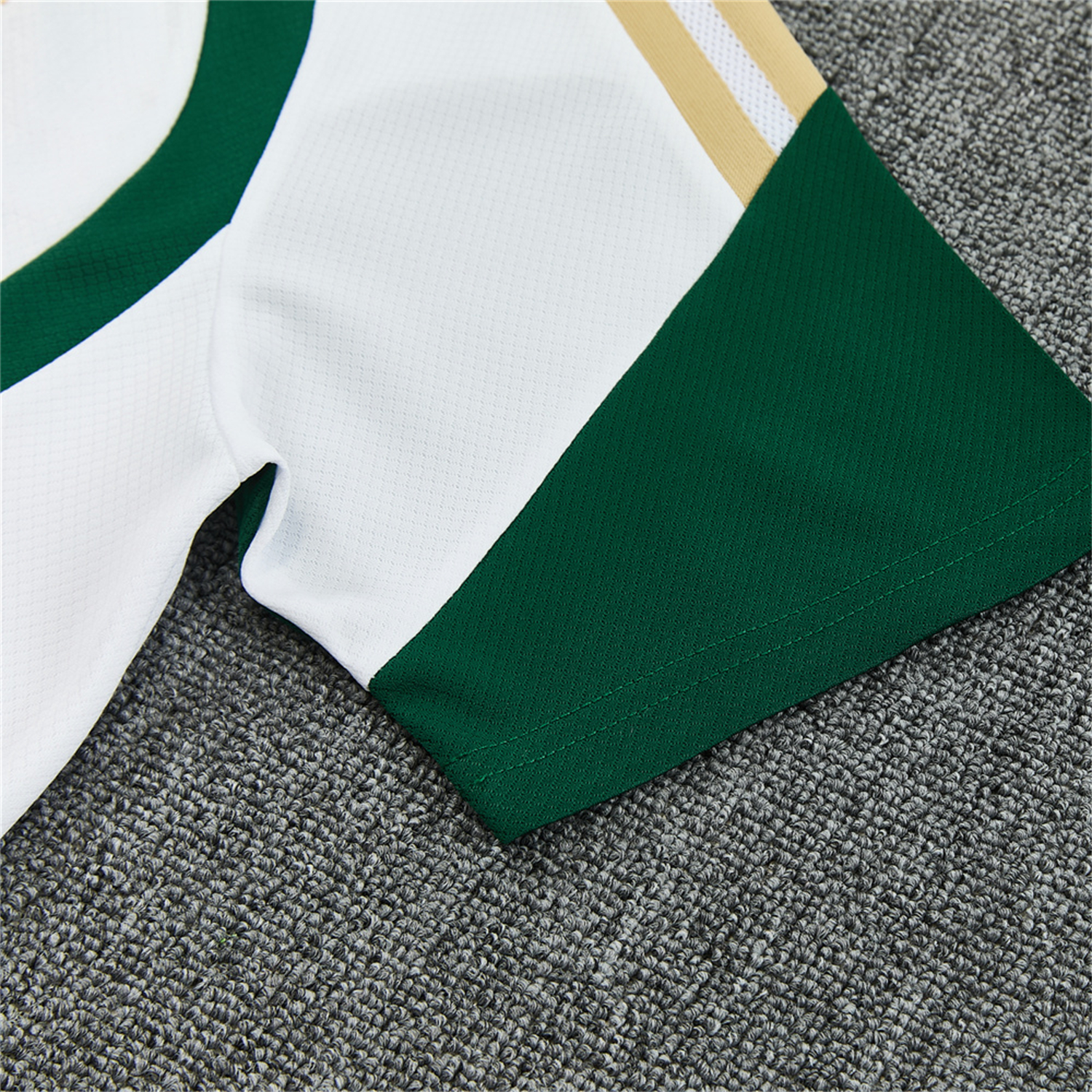 TKH-turbokithub-Italy 2026 Short-Sleeve Training Set - White With Green Accents Top & Green With White Pants