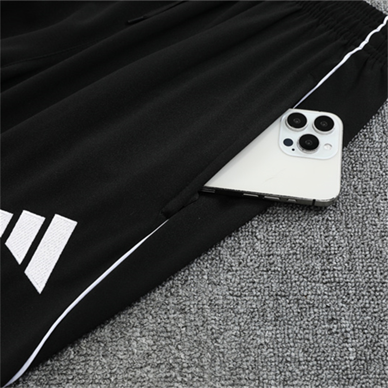 TKH-turbokithub-INT M.A.M 25-26 Kid Long Sleeves Training Set - White Top & Black Pants