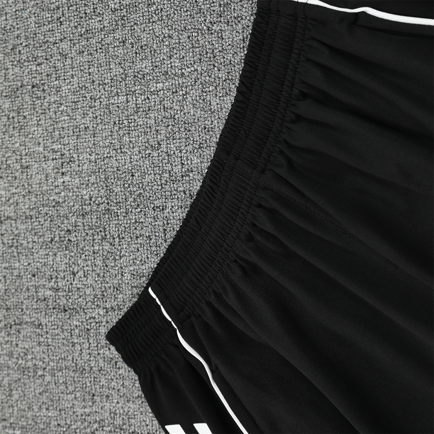 TKH-turbokithub-Real Madrid 25-26 Short-Sleeve Training Set - Pink Arrow Pattern Top & Black Shorts