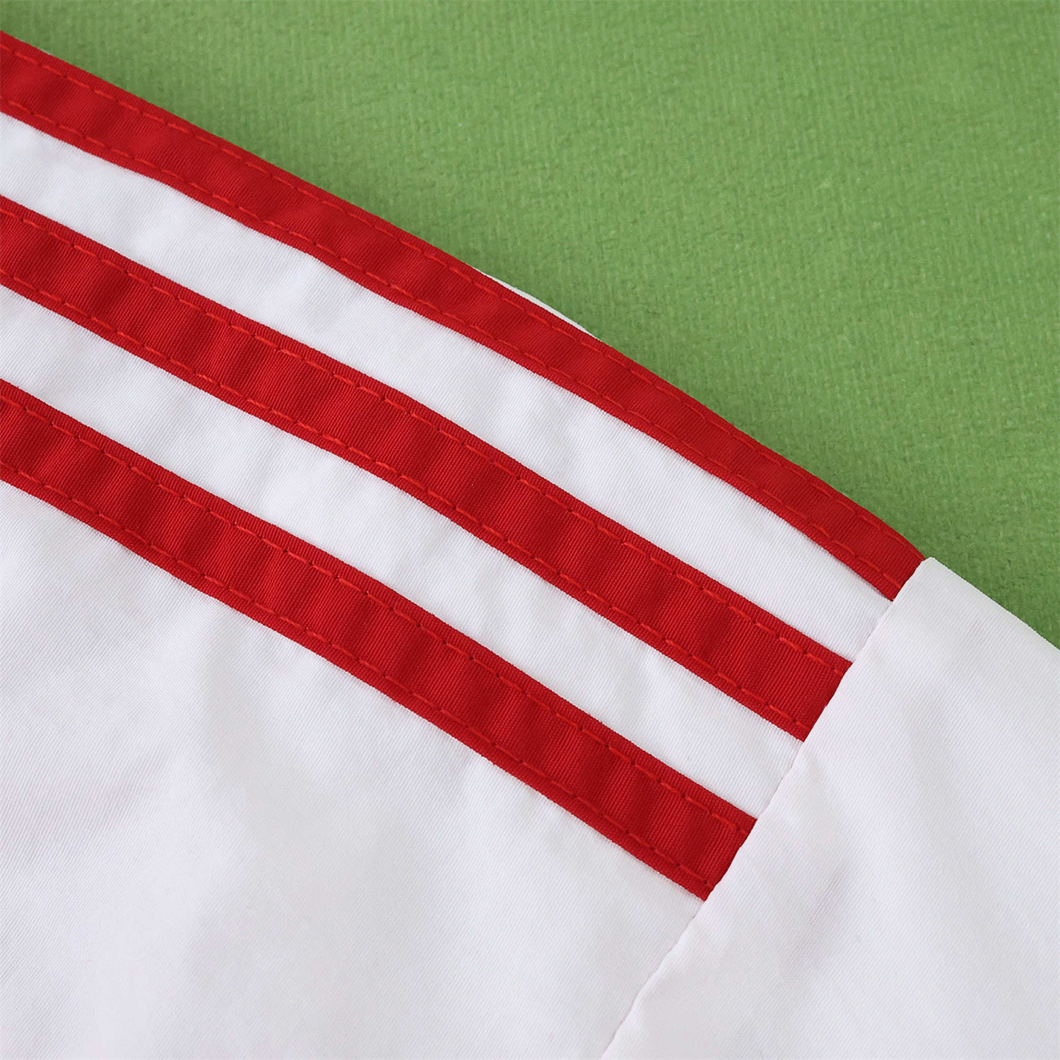 TKH-turbokithub-Arsenal 25-26 Throwback Windbreaker Jacket - Red