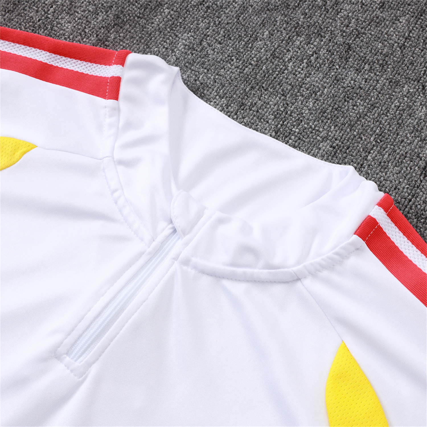 TKH-turbokithub-Colombia 2026 Long Sleeve Training Set - White Top & Black Pants