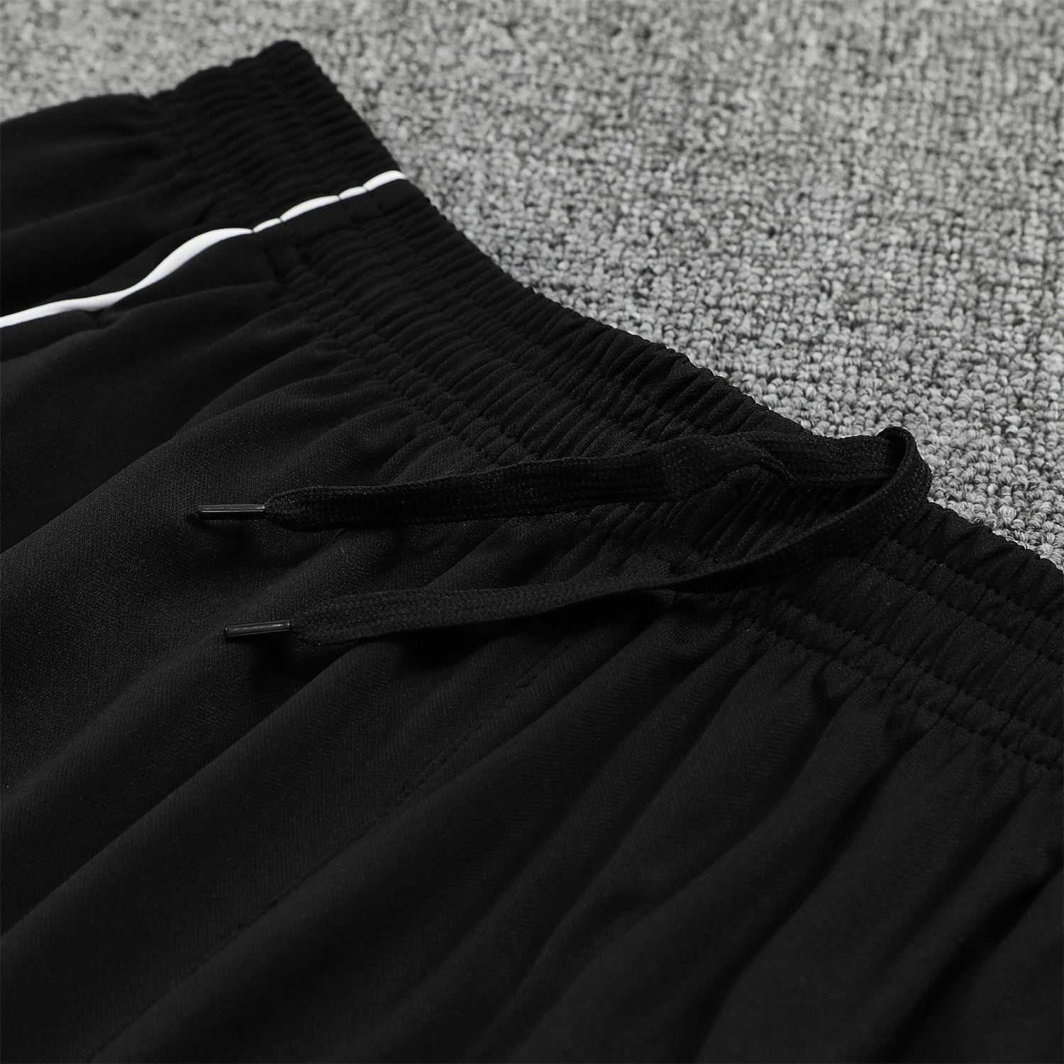 TKH-turbokithub-Real Madrid 25-26 Short-Sleeve Training Set - Grey Arrow Pattern Top & Black Shorts