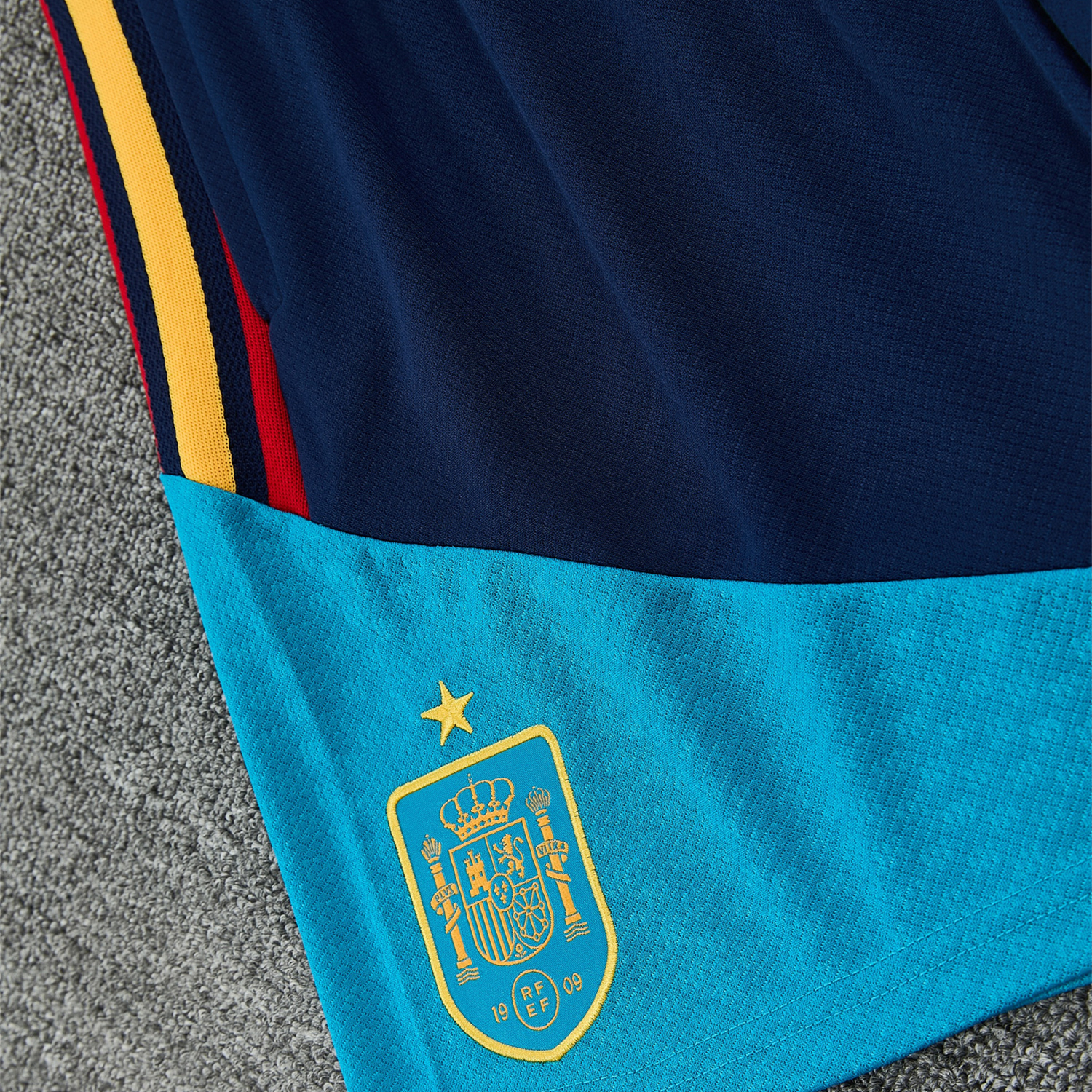 TKH-turbokithub-Spain 2026 Vest Training Set - Light Blue Top & Dark Blue Pants