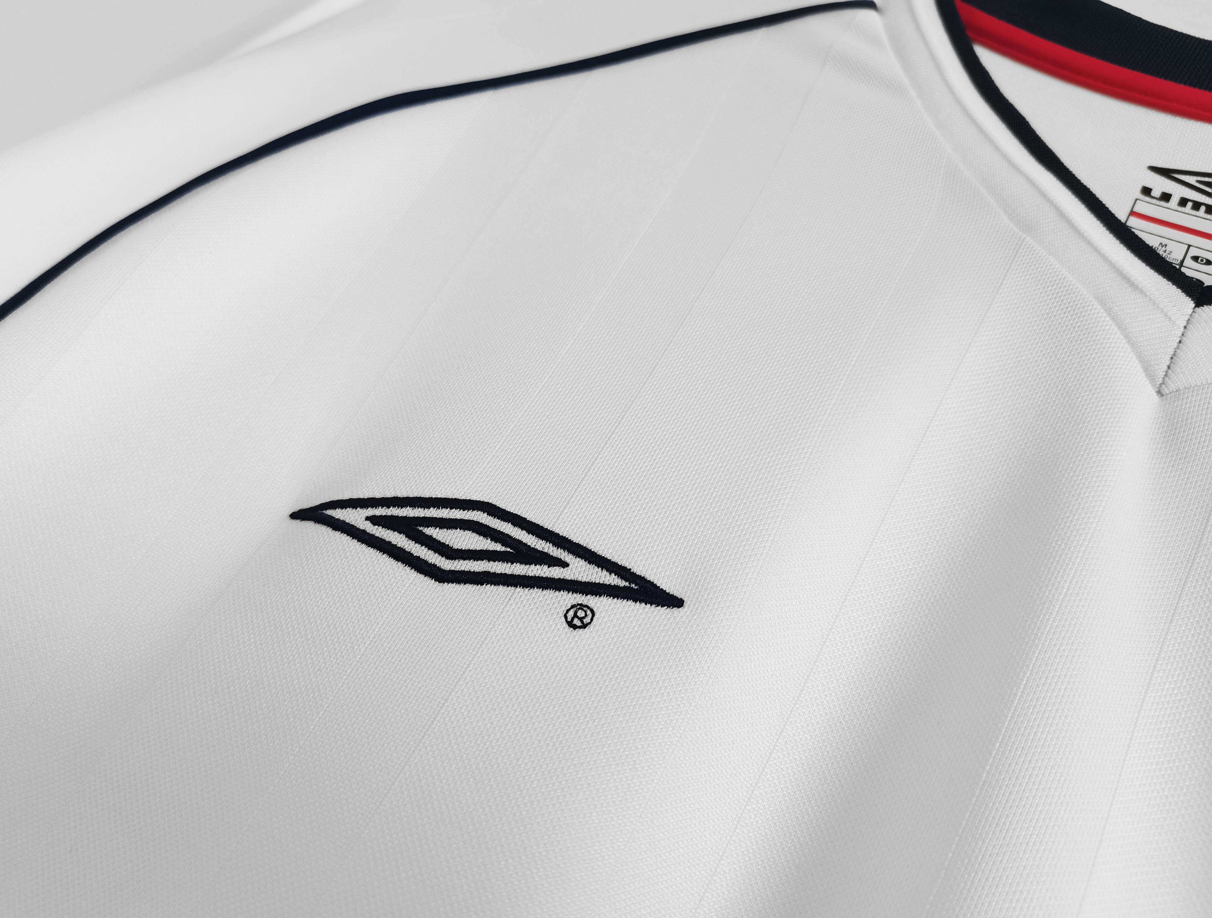 TKH-turbokithub-Retro England 2002 Home Stadium Long Sleeve Jersey