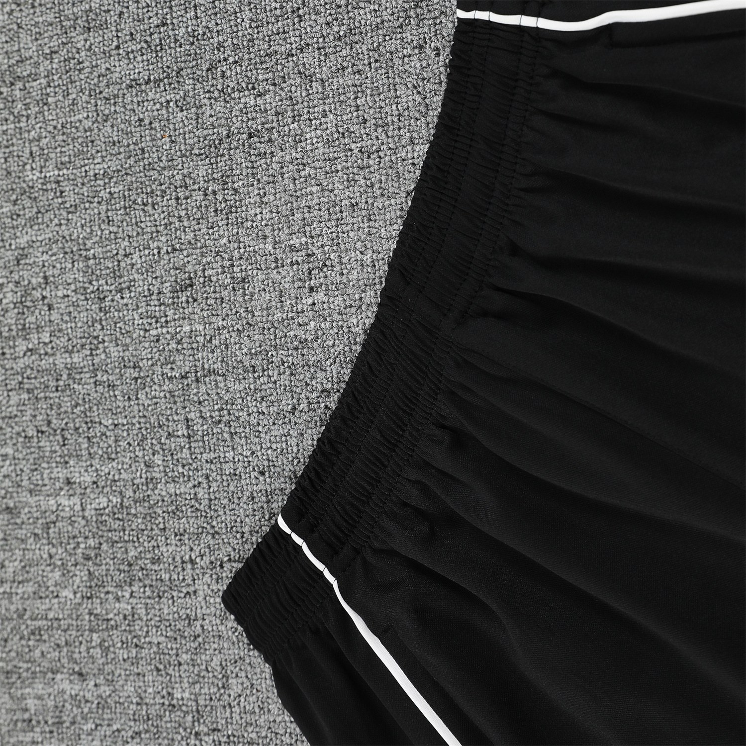 TKH-turbokithub-Real Madrid 25-26 Vest Training Set - Grey And White Vest & Black Shorts